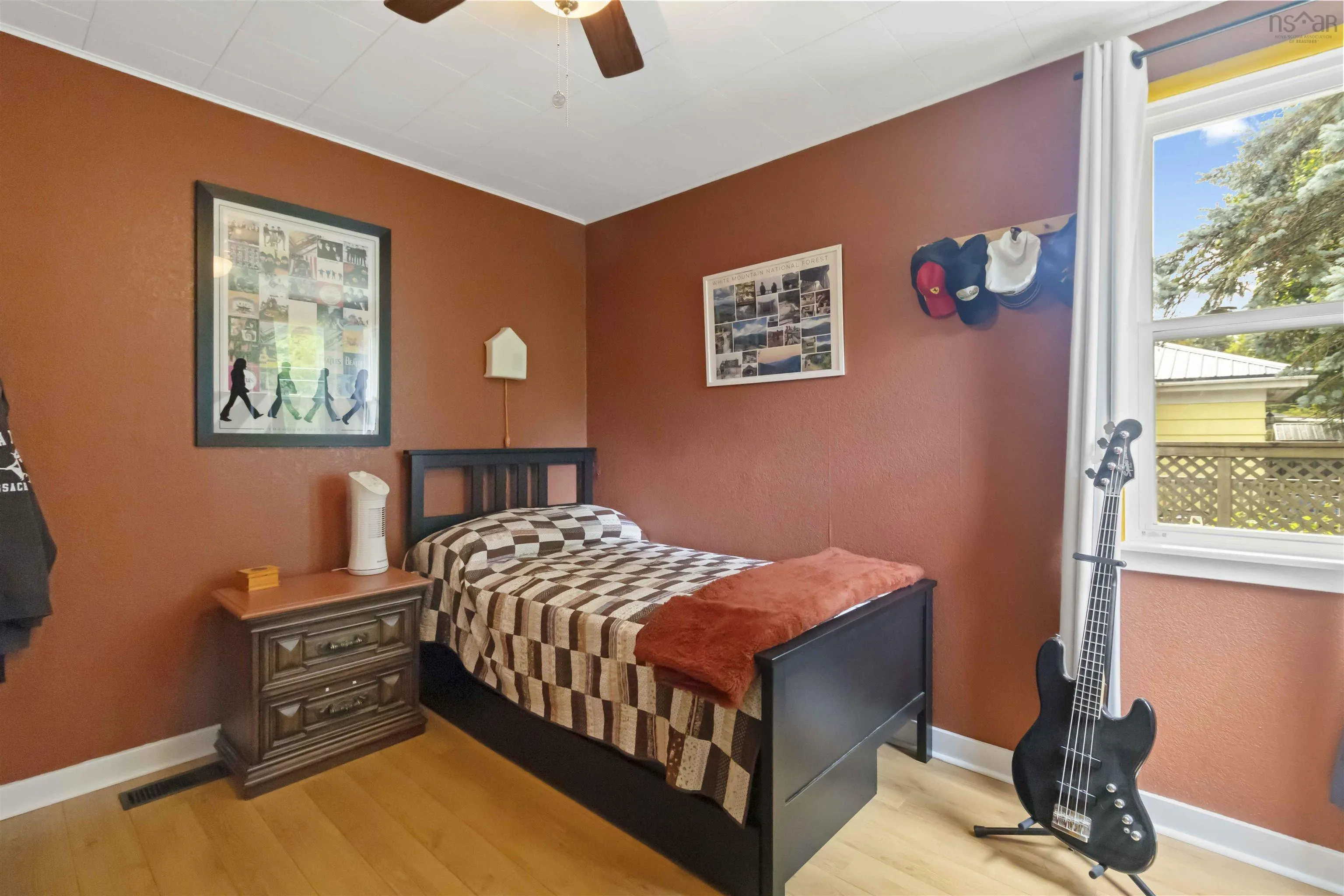 163 Crescent Street, Bridgewater, NS B4V 1L1, 4 Bedrooms Bedrooms, ,2 BathroomsBathrooms,Residential,For Sale,Crescent,202518451