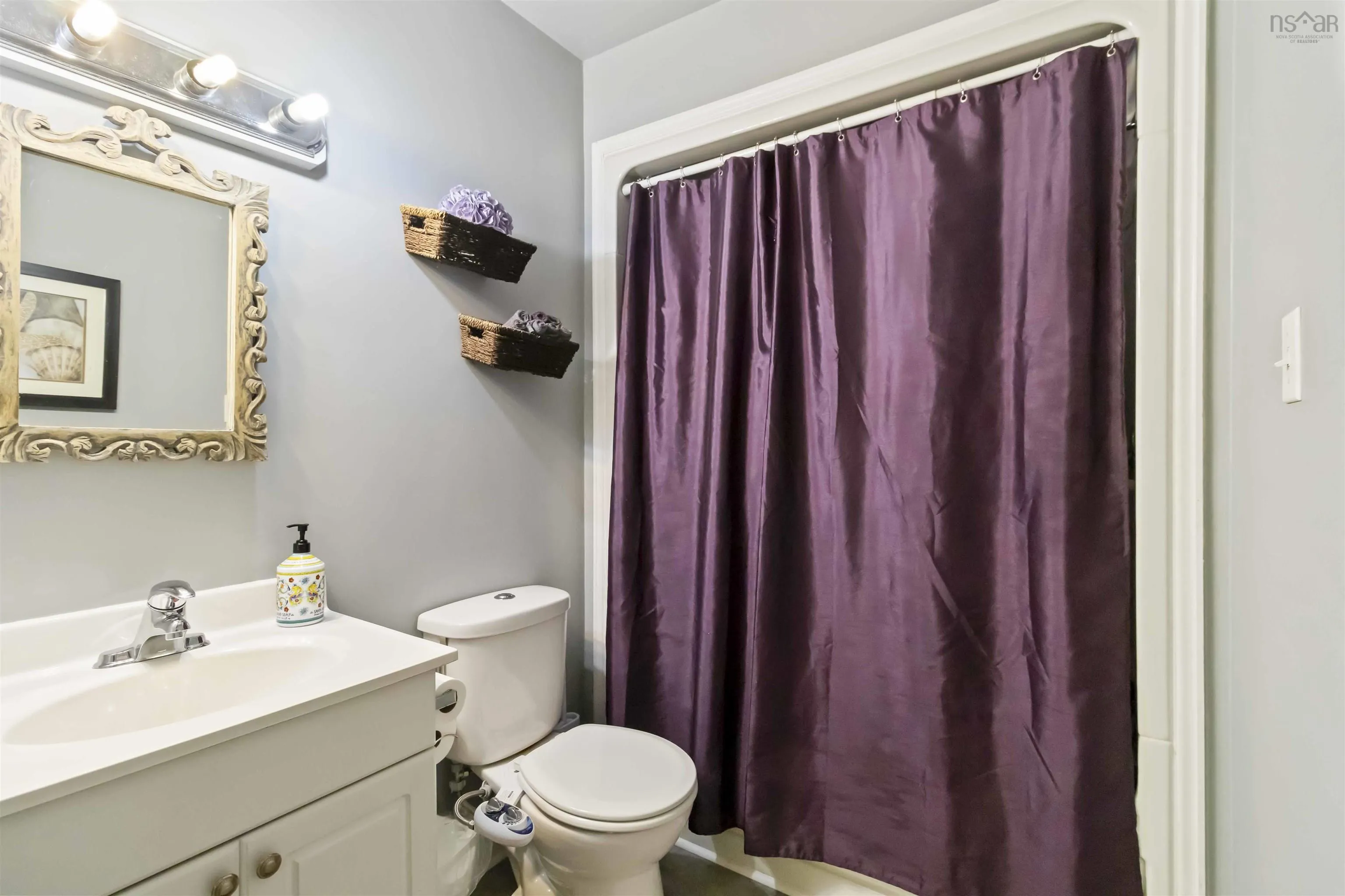 163 Crescent Street, Bridgewater, NS B4V 1L1, 4 Bedrooms Bedrooms, ,2 BathroomsBathrooms,Residential,For Sale,Crescent,202518451