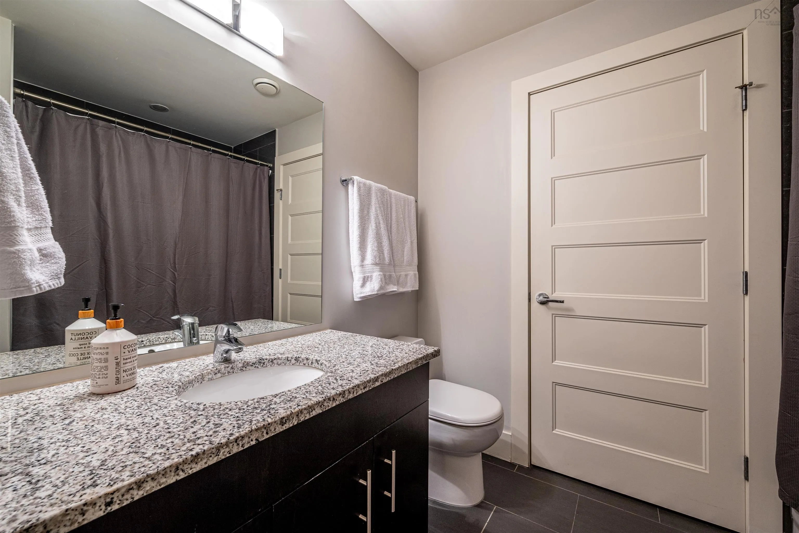 403-15 King's Wharf Place, Dartmouth Ns B2y 0c2, 1 Bedroom Bedrooms, ,1 BathroomBathrooms,Residential,For Sale,Place,202424627
