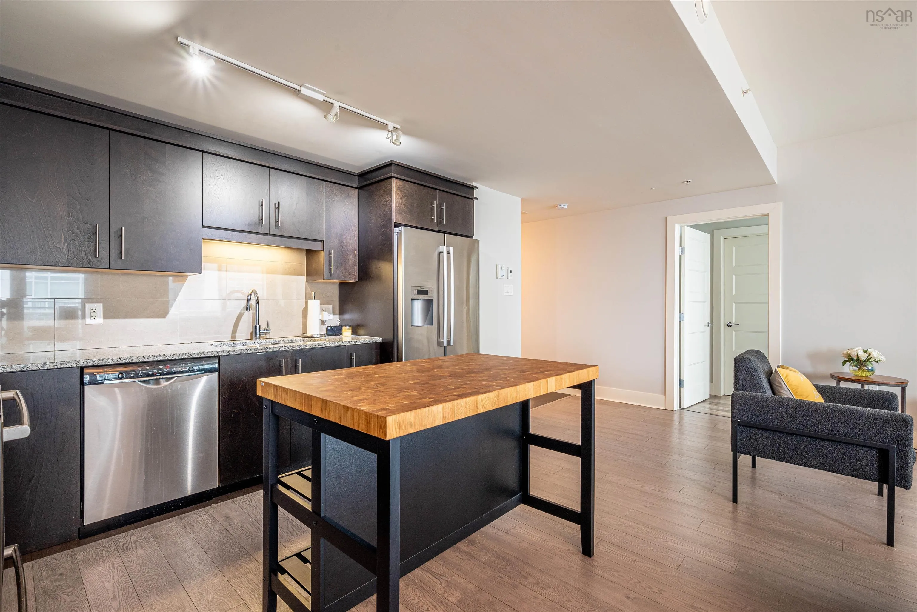 403-15 King's Wharf Place, Dartmouth Ns B2y 0c2, 1 Bedroom Bedrooms, ,1 BathroomBathrooms,Residential,For Sale,Place,202424627