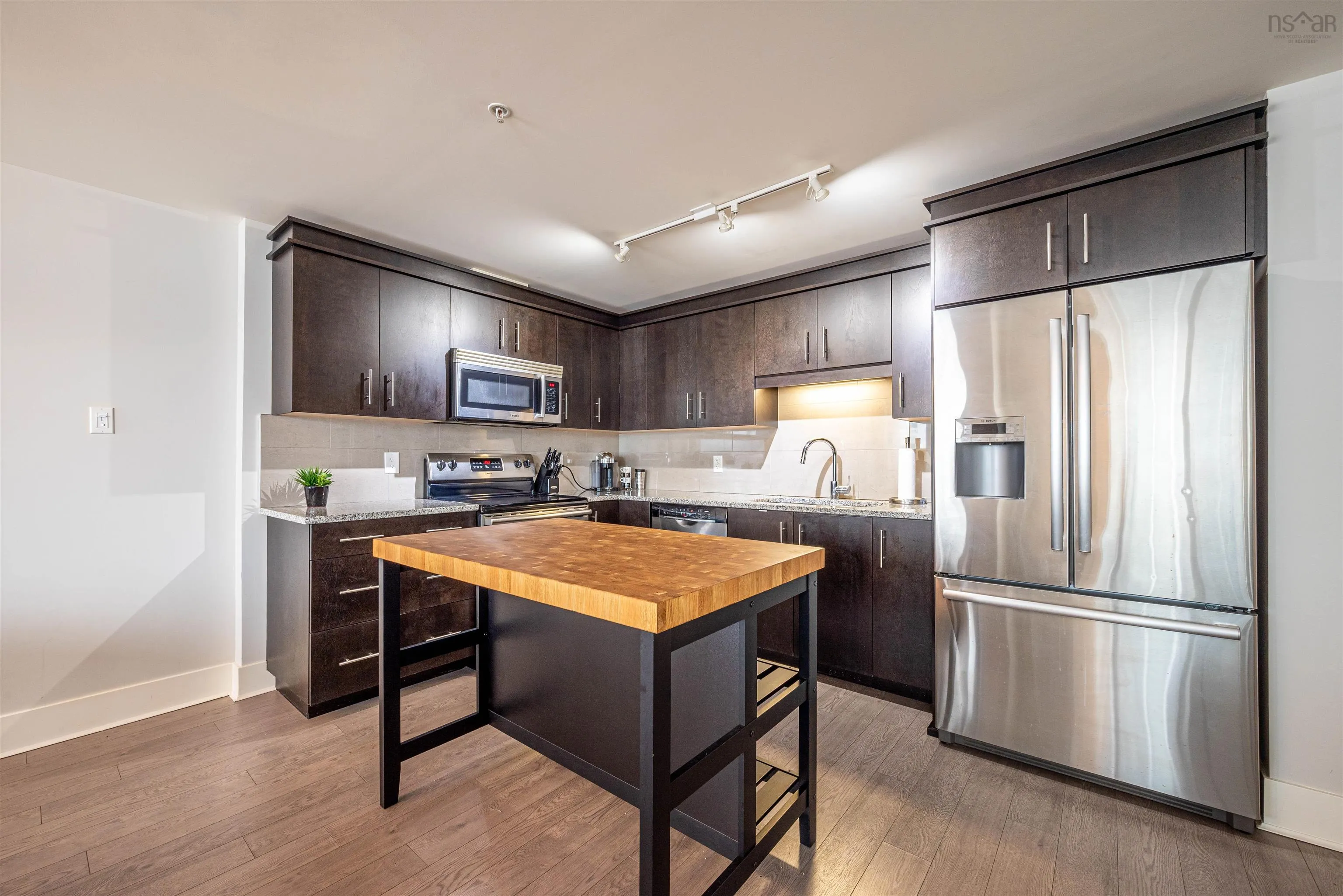403-15 King's Wharf Place, Dartmouth Ns B2y 0c2, 1 Bedroom Bedrooms, ,1 BathroomBathrooms,Residential,For Sale,Place,202424627