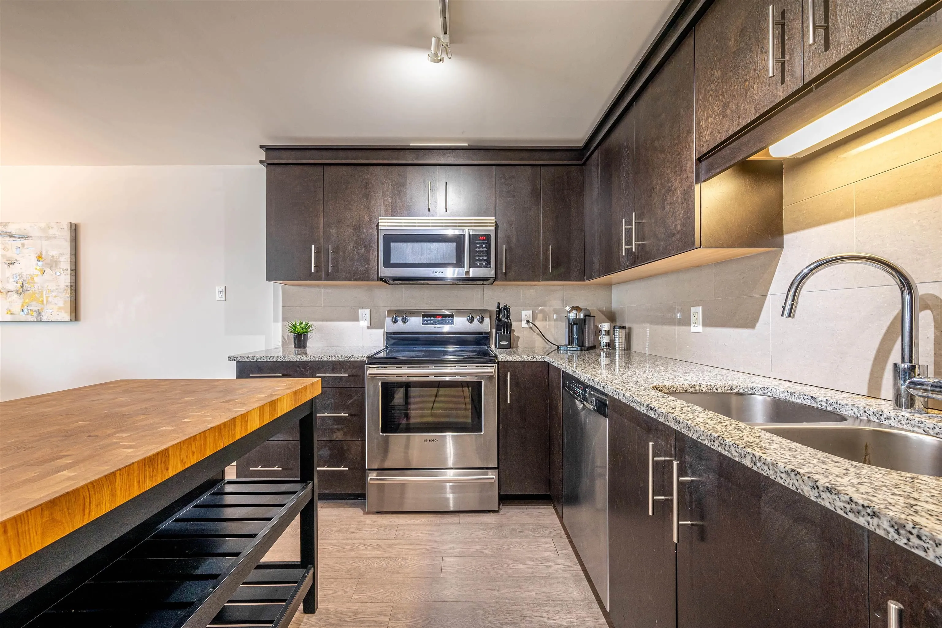 403-15 King's Wharf Place, Dartmouth Ns B2y 0c2, 1 Bedroom Bedrooms, ,1 BathroomBathrooms,Residential,For Sale,Place,202424627
