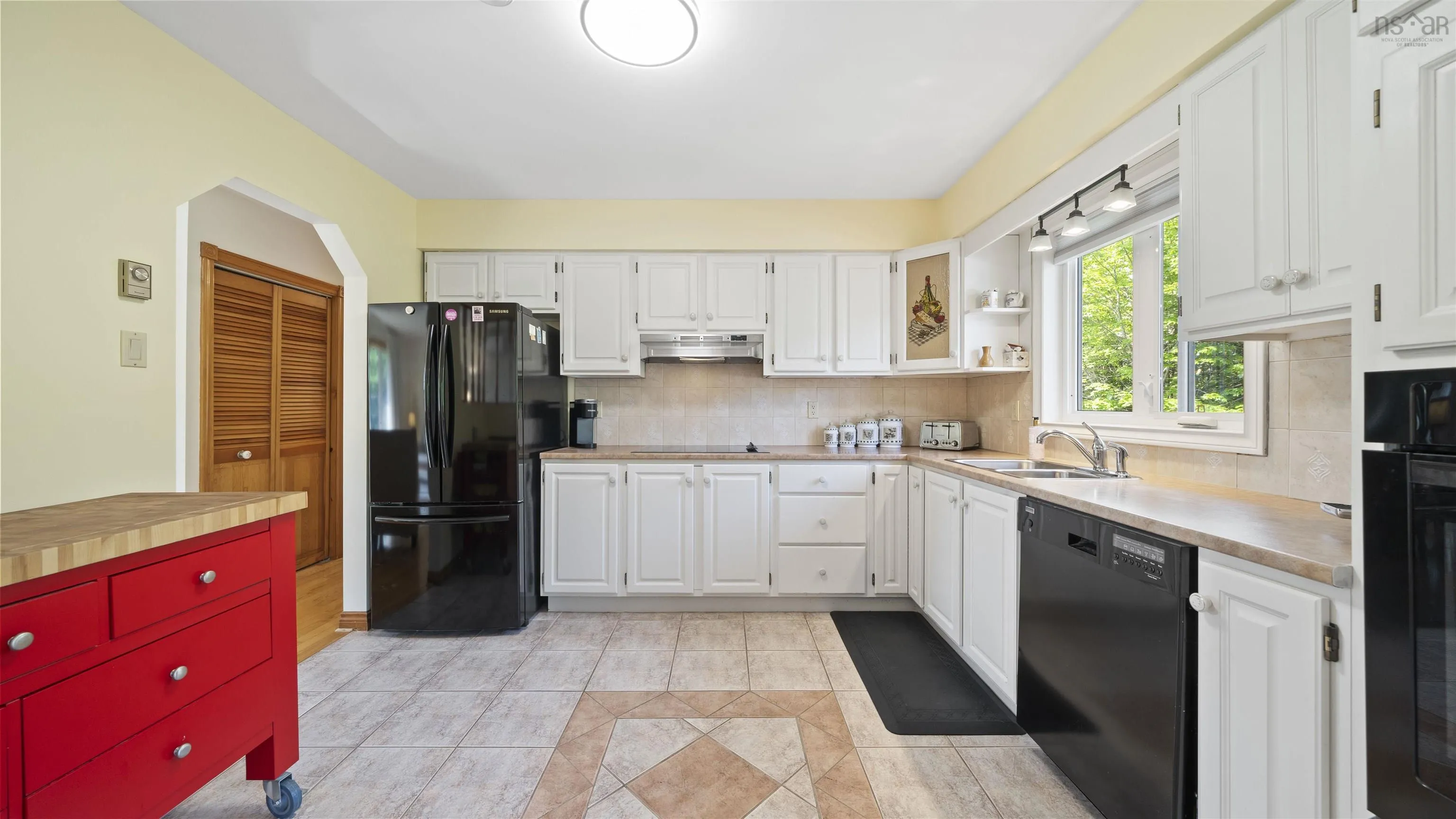 200 Bayview Drive, Whites Lake, NS B3T 1Z1, 4 Bedrooms Bedrooms, ,2 BathroomsBathrooms,Residential,For Sale,Bayview,202518740