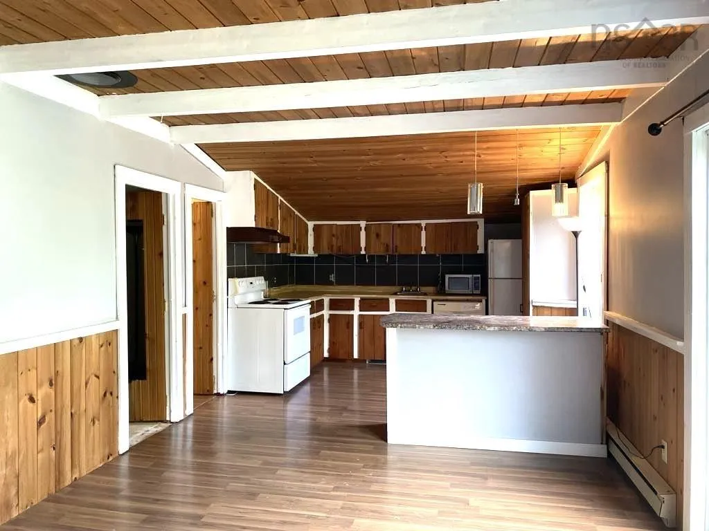 401 Highway, Mount Uniacke, NS B0S 1B0, 2 Bedrooms Bedrooms, ,3 BathroomsBathrooms,Residential,For Sale,Highway 1,202513085