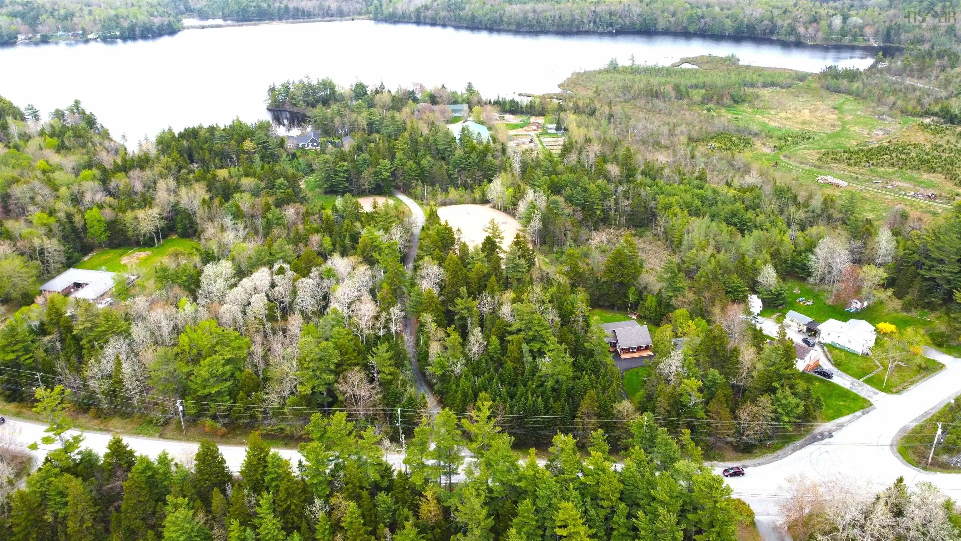 401 Highway, Mount Uniacke, NS B0S 1B0, 2 Bedrooms Bedrooms, ,3 BathroomsBathrooms,Residential,For Sale,Highway 1,202513085