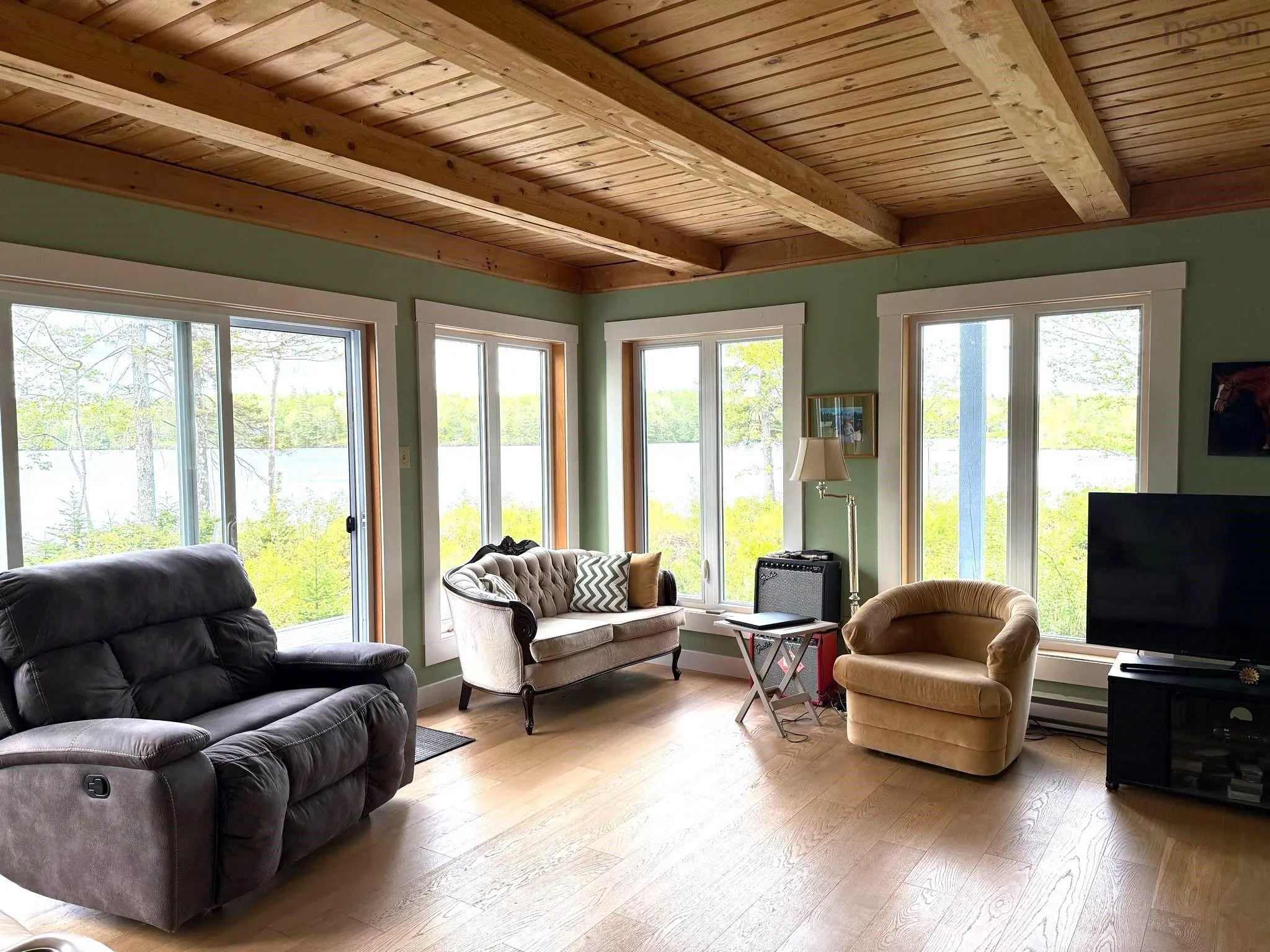 401 Highway, Mount Uniacke, NS B0S 1B0, 2 Bedrooms Bedrooms, ,3 BathroomsBathrooms,Residential,For Sale,Highway 1,202513085