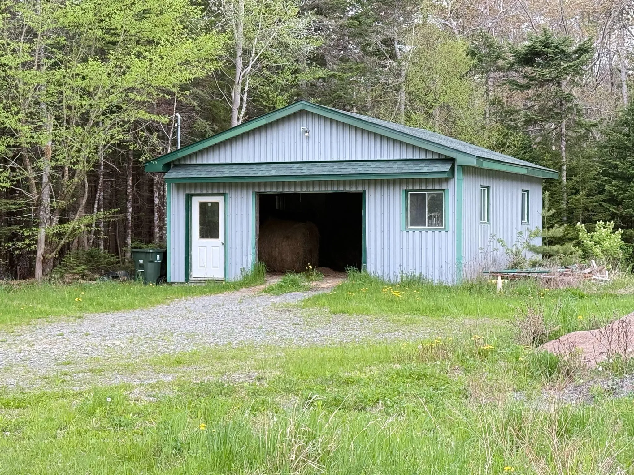 401 Highway, Mount Uniacke, NS B0S 1B0, 2 Bedrooms Bedrooms, ,3 BathroomsBathrooms,Residential,For Sale,Highway 1,202513085