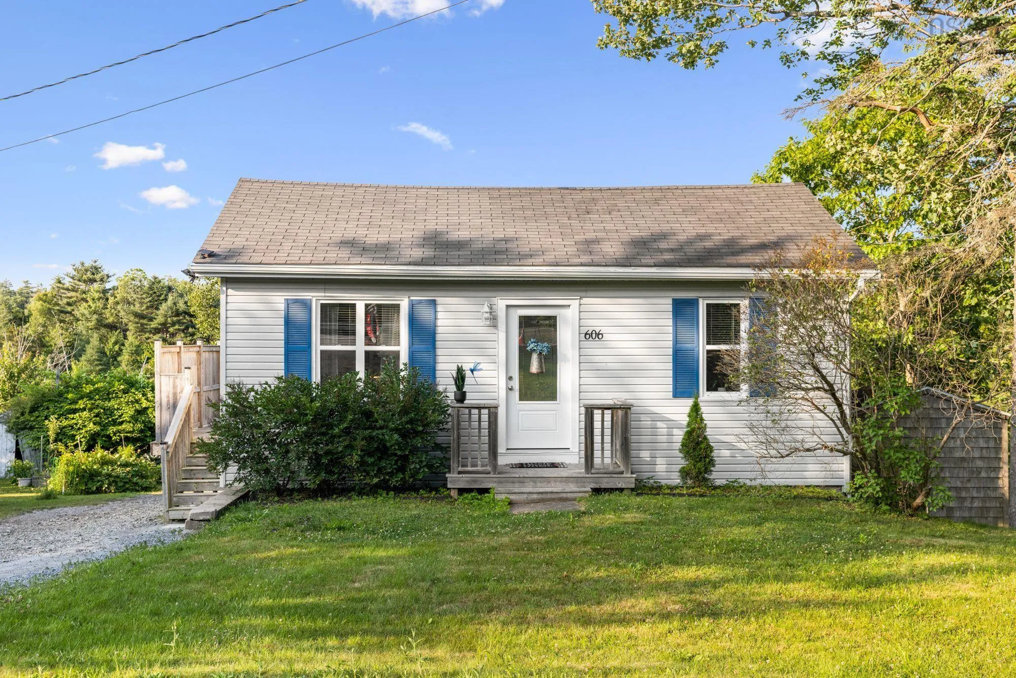 606 Herring Cove Road, Halifax, NS B3R 1X6, 2 Bedrooms Bedrooms, ,1 BathroomBathrooms,Residential,For Sale,Herring Cove,202518096