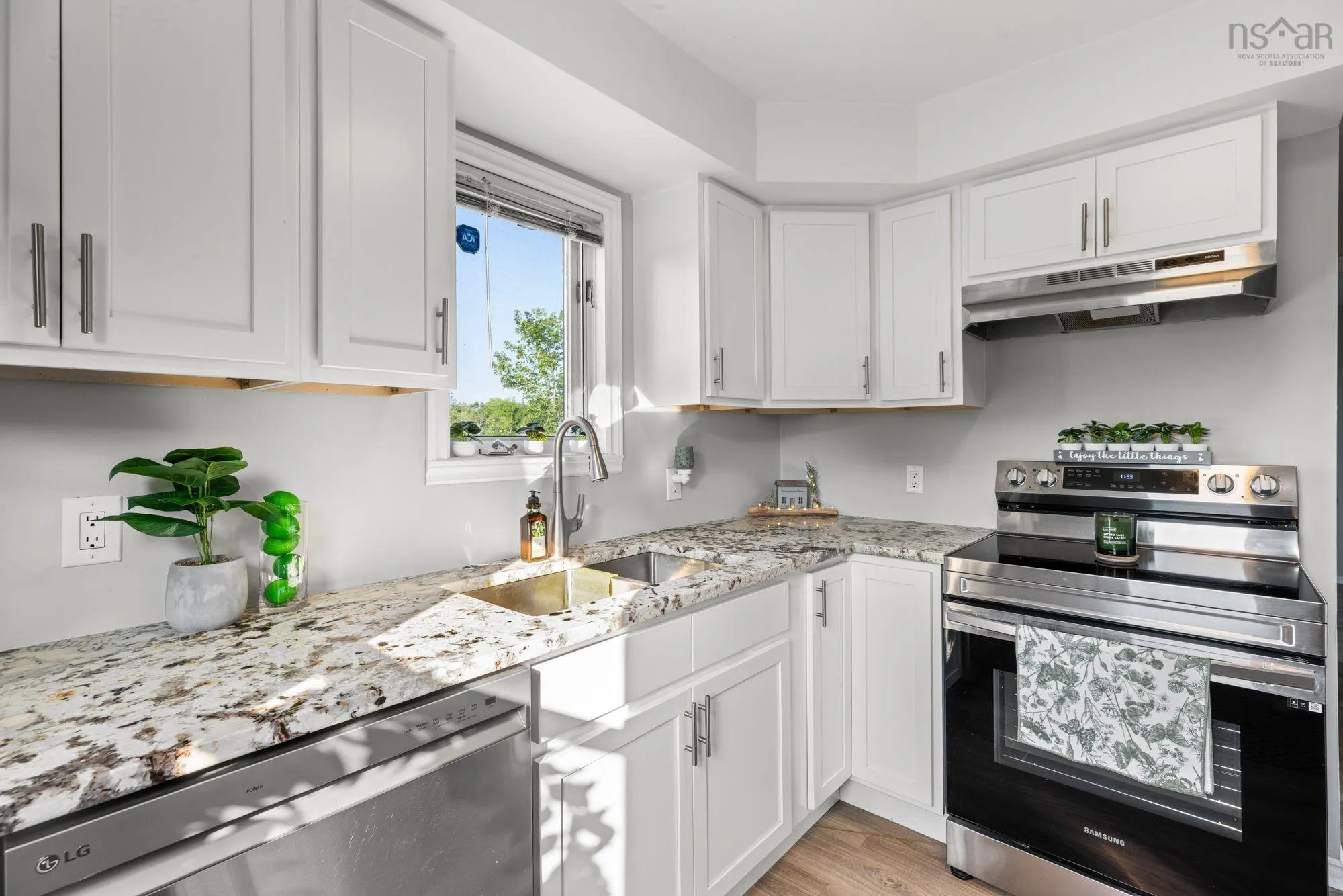 606 Herring Cove Road, Halifax, NS B3R 1X6, 2 Bedrooms Bedrooms, ,1 BathroomBathrooms,Residential,For Sale,Herring Cove,202518096