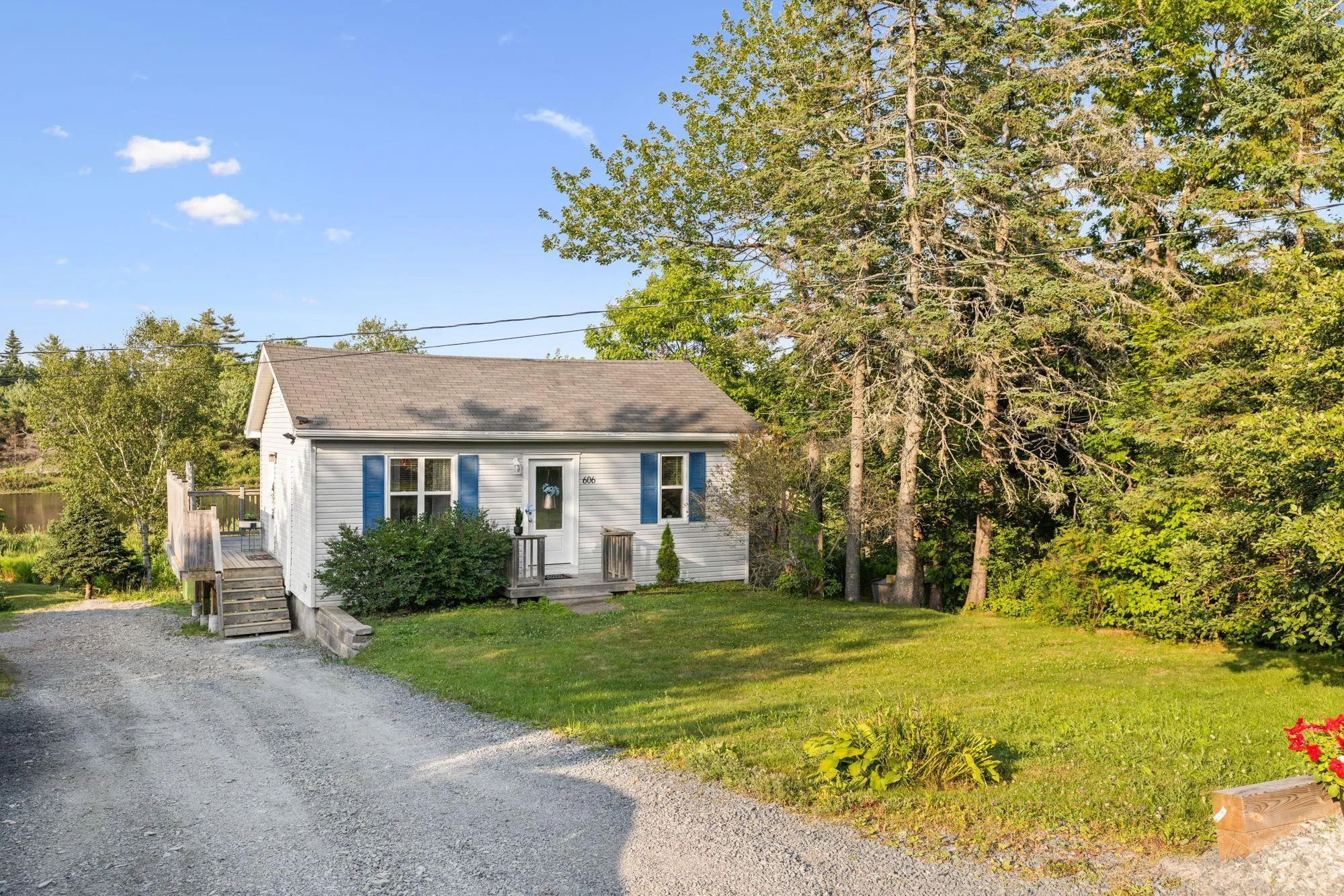 606 Herring Cove Road, Halifax, NS B3R 1X6, 2 Bedrooms Bedrooms, ,1 BathroomBathrooms,Residential,For Sale,Herring Cove,202518096