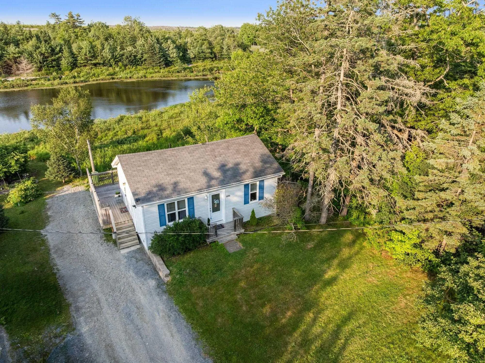 606 Herring Cove Road, Halifax, NS B3R 1X6, 2 Bedrooms Bedrooms, ,1 BathroomBathrooms,Residential,For Sale,Herring Cove,202518096