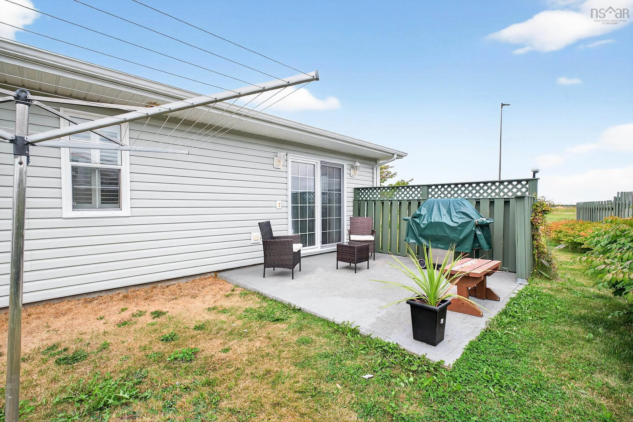 69-71-73-75 Dundee Drive, Sydney, NS B1P 5V2, 8 Bedrooms Bedrooms, ,Residential Income,For Sale,Dundee,202521774