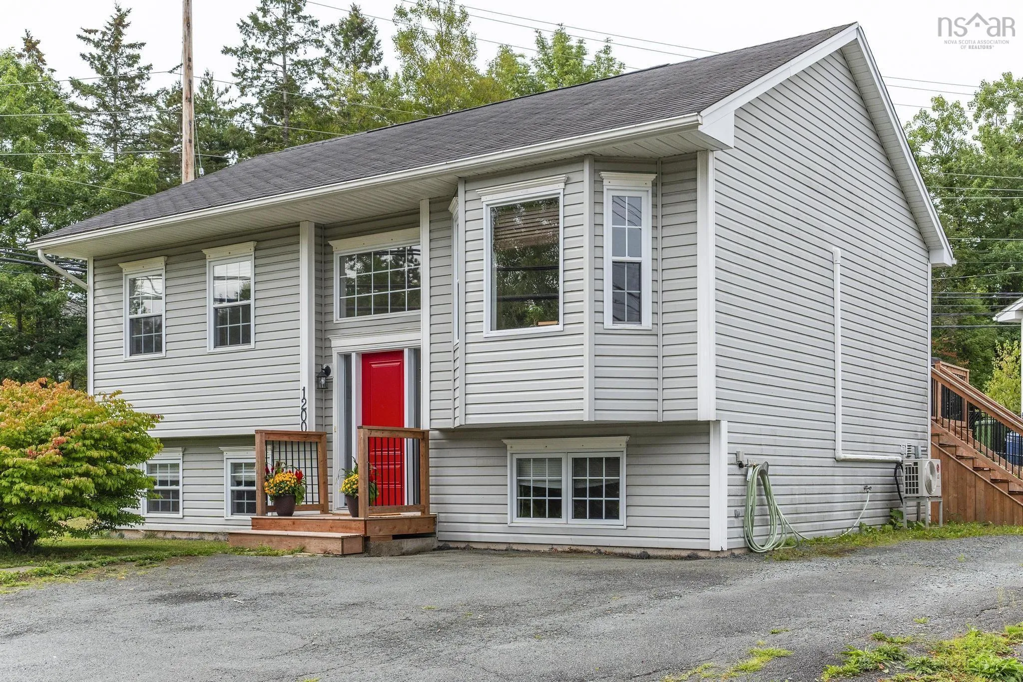 1200 Sackville Drive, Middle Sackville, NS B4E 3G1, 3 Bedrooms Bedrooms, ,2 BathroomsBathrooms,Residential,For Sale,Sackville,202524857