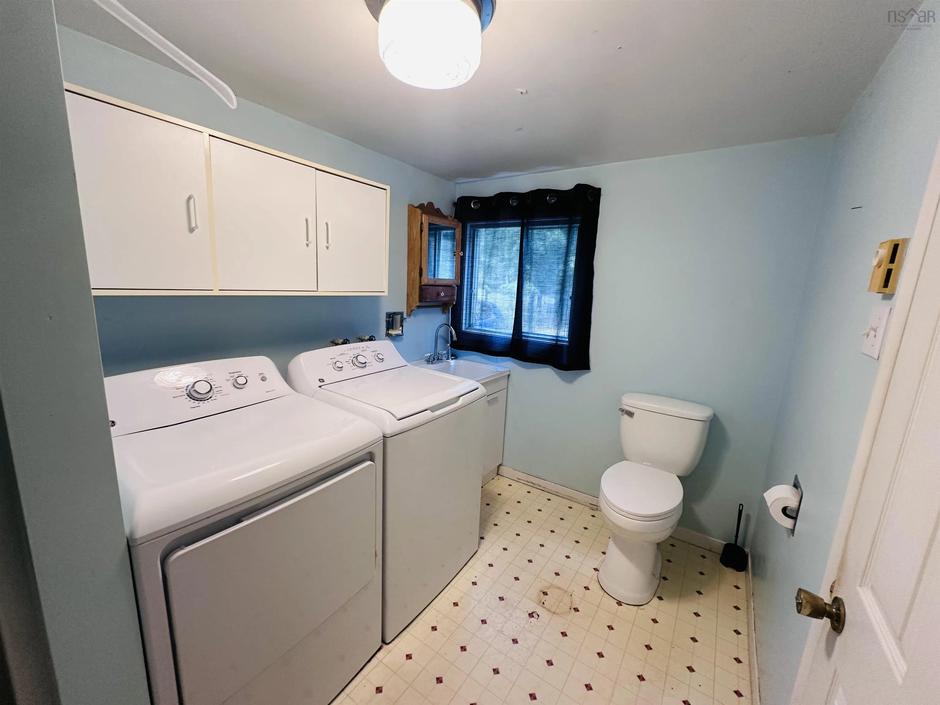 210 Victoria Road, Bridgewater, NS B4V 2N9, 3 Bedrooms Bedrooms, ,2 BathroomsBathrooms,Residential,For Sale,Victoria,202519635