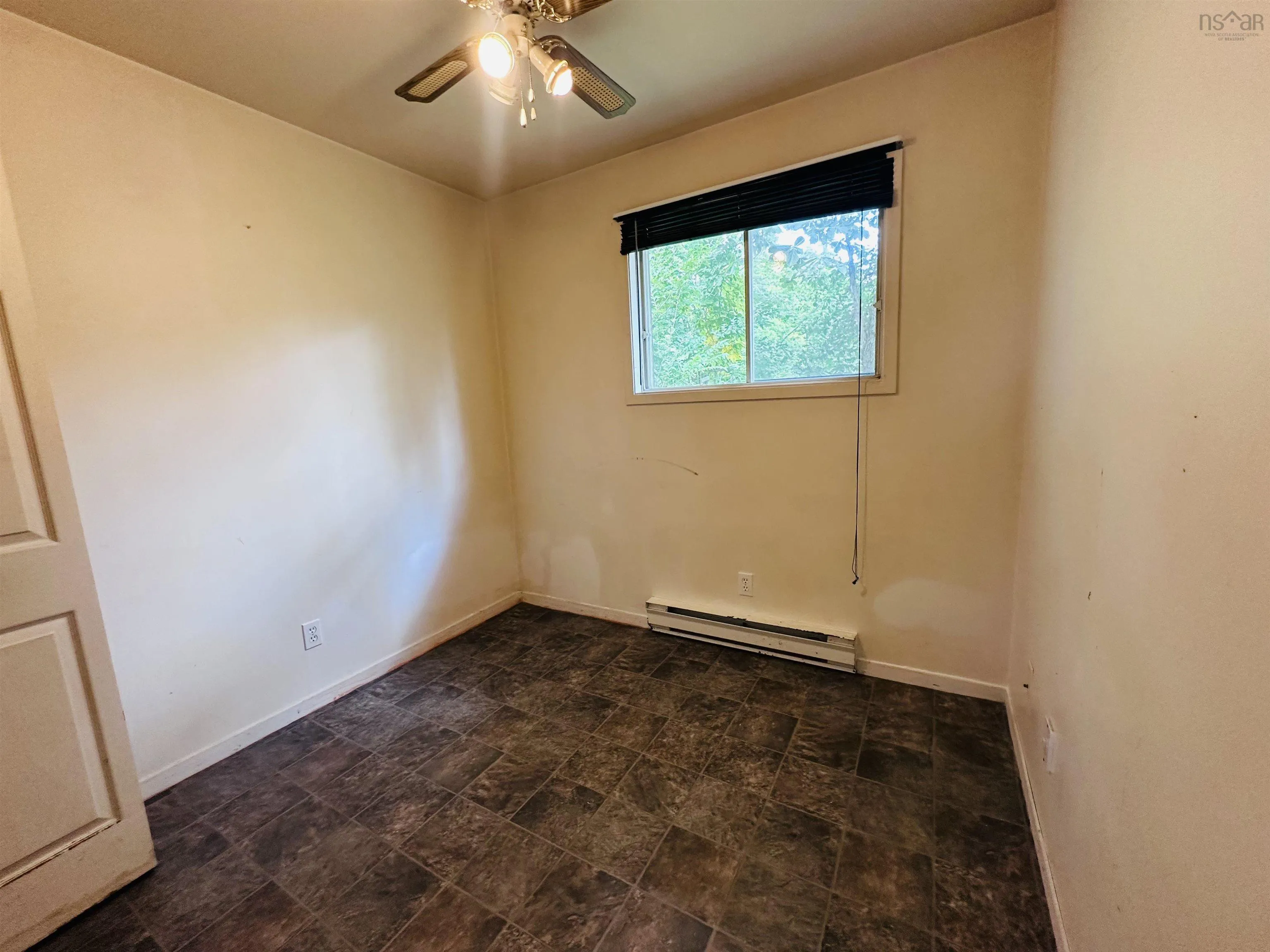 210 Victoria Road, Bridgewater, NS B4V 2N9, 3 Bedrooms Bedrooms, ,2 BathroomsBathrooms,Residential,For Sale,Victoria,202519635