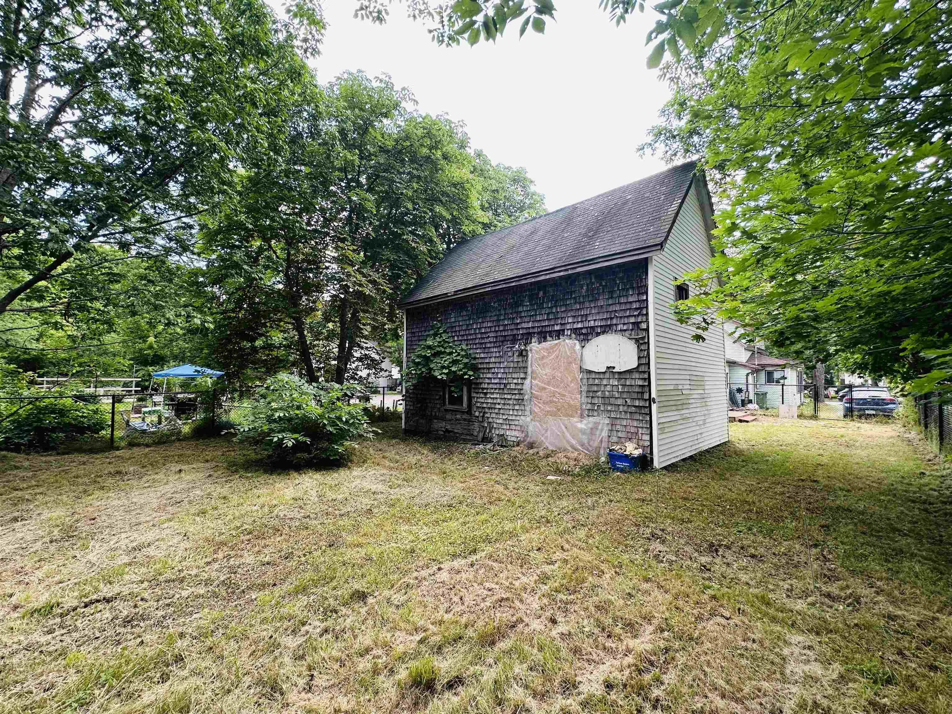 210 Victoria Road, Bridgewater, NS B4V 2N9, 3 Bedrooms Bedrooms, ,2 BathroomsBathrooms,Residential,For Sale,Victoria,202519635