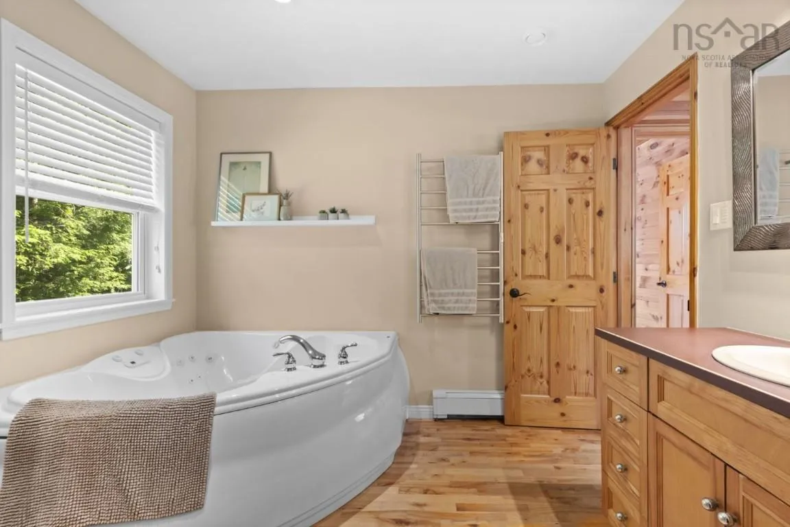 115 Springfield Lake Road, Middle Sackville, NS B4E 3B1, 2 Bedrooms Bedrooms, ,2 BathroomsBathrooms,Residential,For Sale,Springfield Lake,202518197