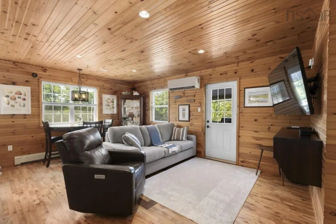 115 Springfield Lake Road, Middle Sackville, NS B4E 3B1, 2 Bedrooms Bedrooms, ,2 BathroomsBathrooms,Residential,For Sale,Springfield Lake,202518197