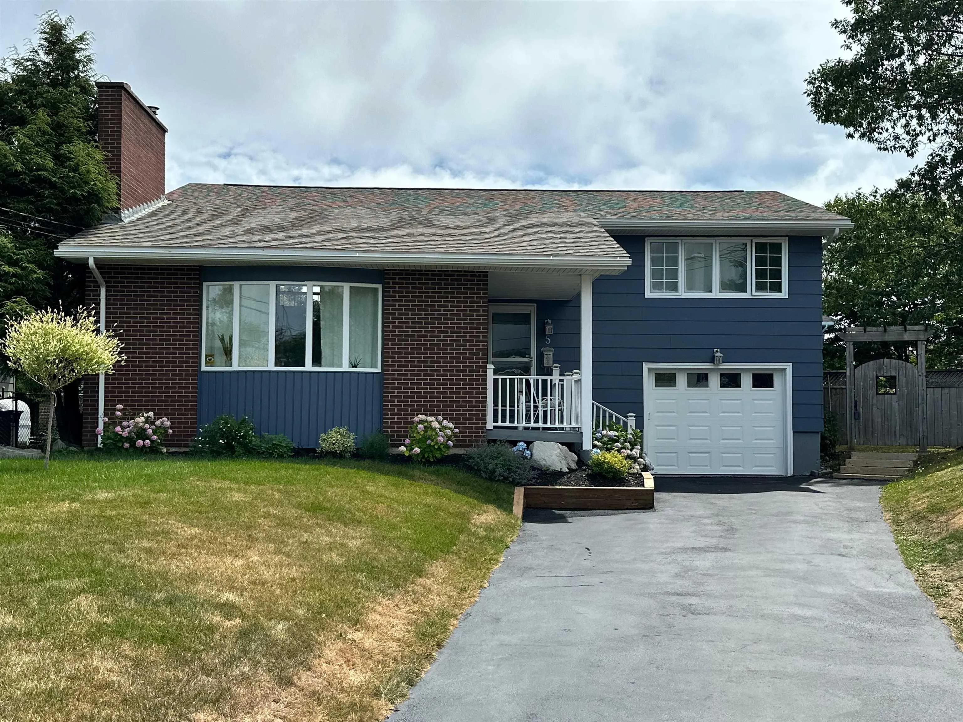 5 Susan Place, Crichton Park, NS B3A 4M3, 4 Bedrooms Bedrooms, ,3 BathroomsBathrooms,Residential,For Sale,Susan,202519588