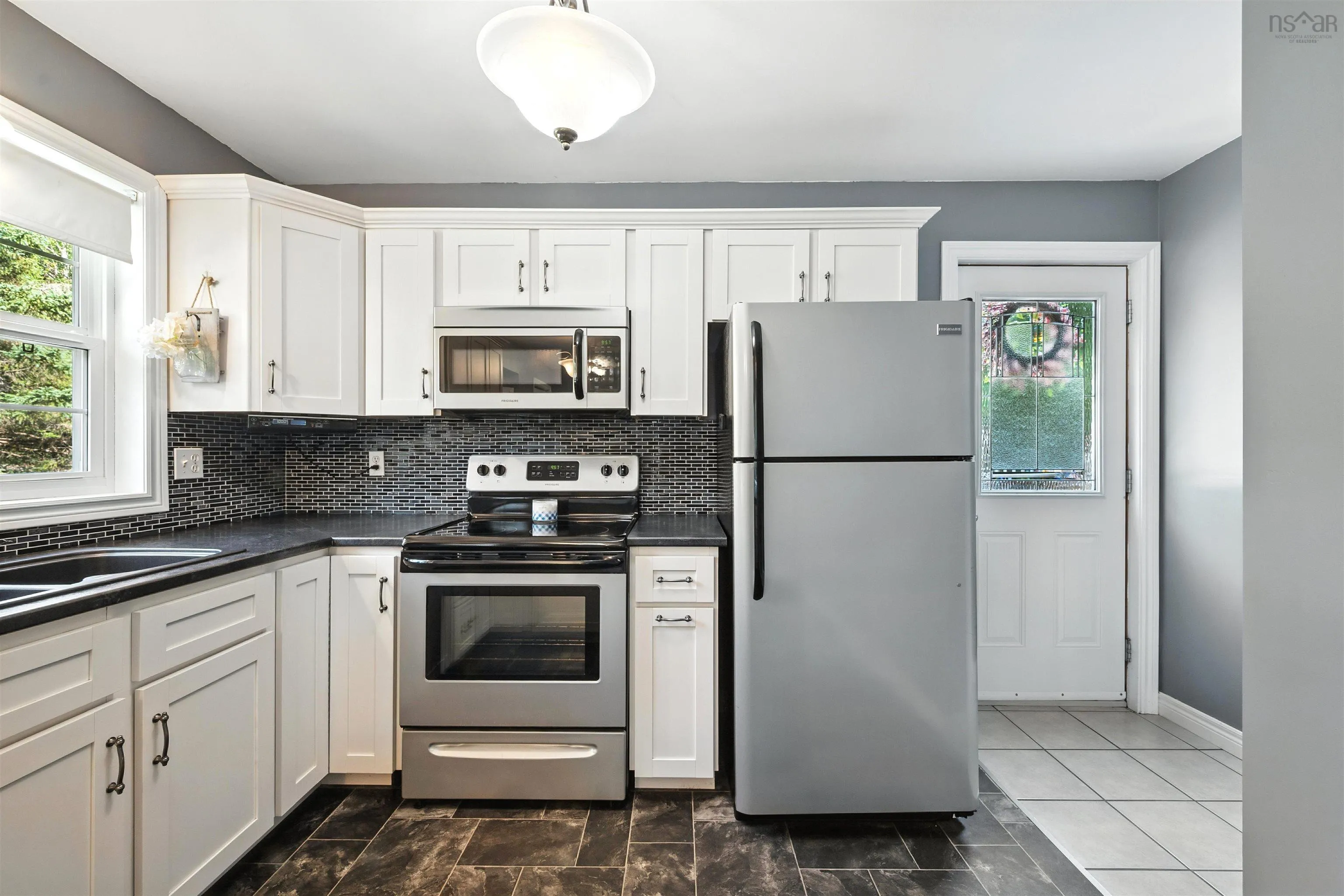 18 Archibald Drive, Fall River, NS B2T 1E8, 2 Bedrooms Bedrooms, ,2 BathroomsBathrooms,Residential,For Sale,Archibald,202518700