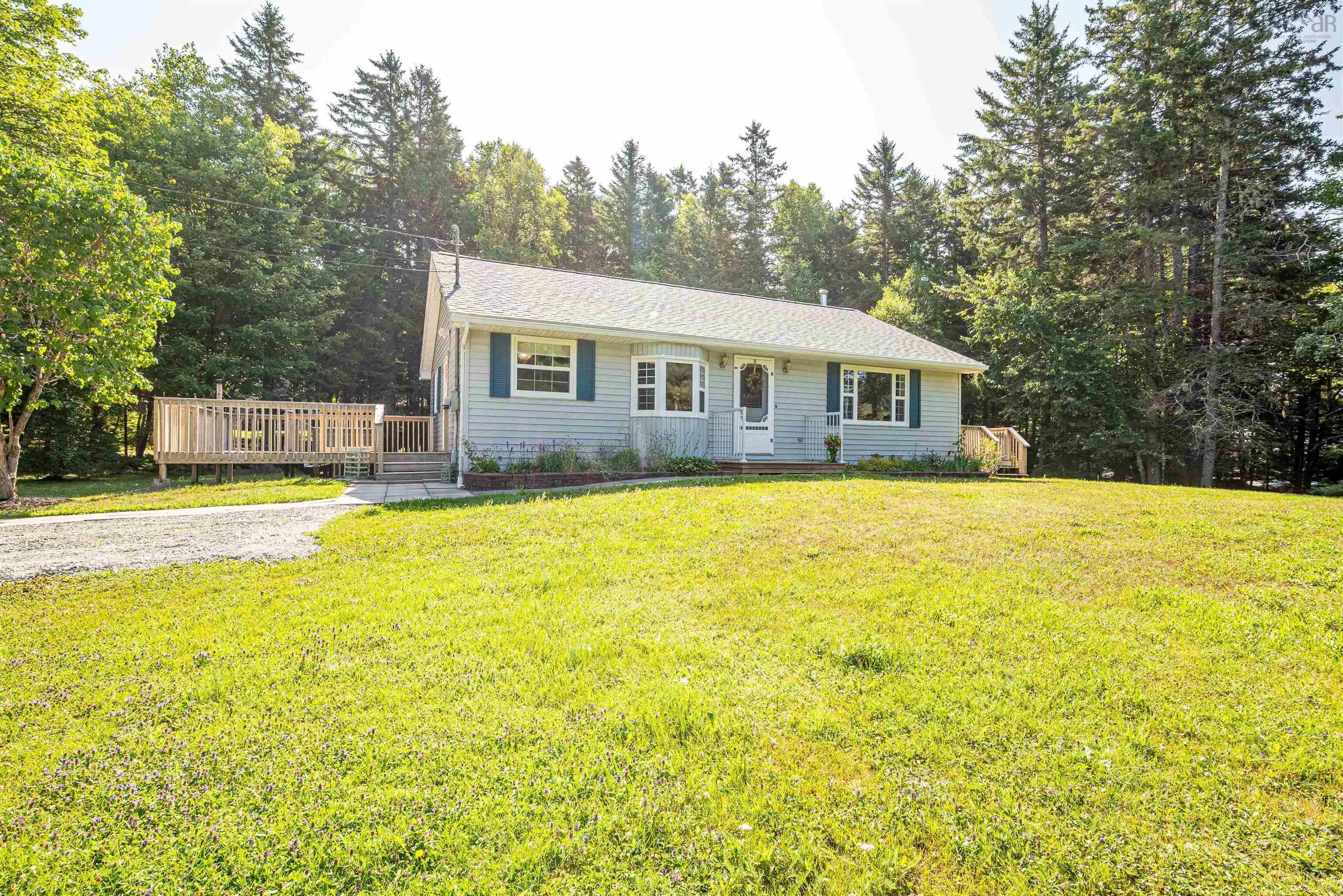 18 Archibald Drive, Fall River, NS B2T 1E8, 2 Bedrooms Bedrooms, ,2 BathroomsBathrooms,Residential,For Sale,Archibald,202518700