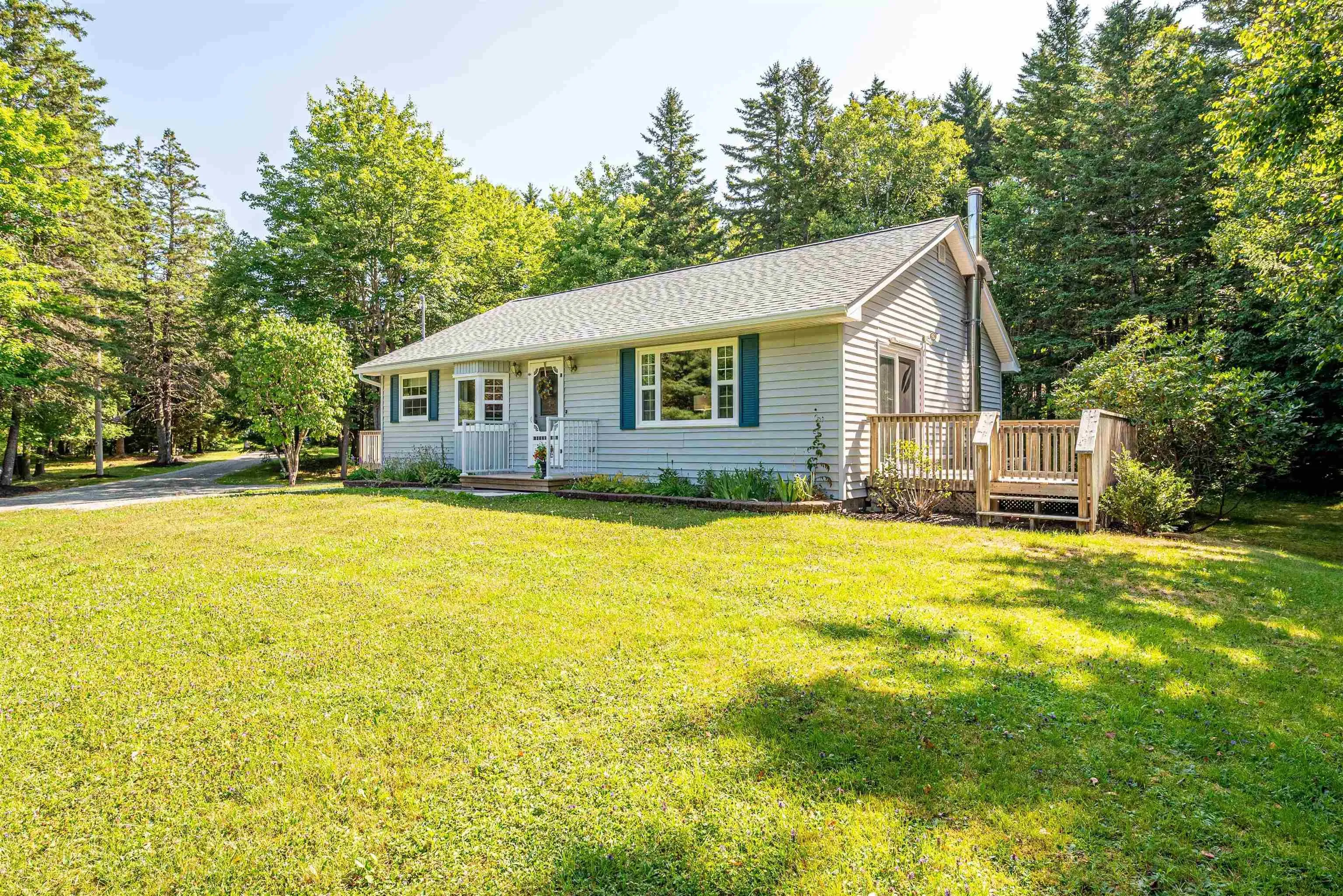 18 Archibald Drive, Fall River, NS B2T 1E8, 2 Bedrooms Bedrooms, ,2 BathroomsBathrooms,Residential,For Sale,Archibald,202518700