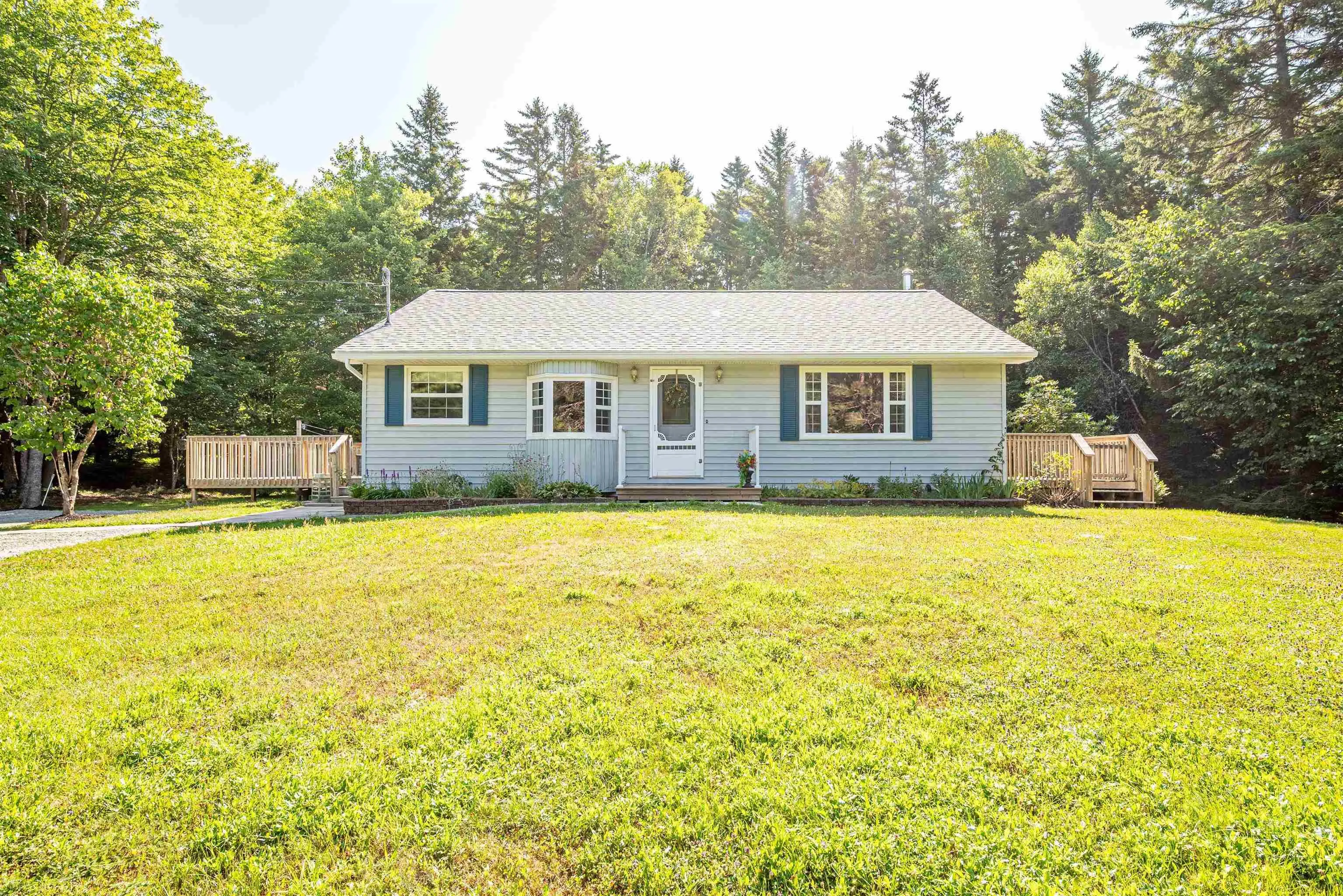 18 Archibald Drive, Fall River, NS B2T 1E8, 2 Bedrooms Bedrooms, ,2 BathroomsBathrooms,Residential,For Sale,Archibald,202518700