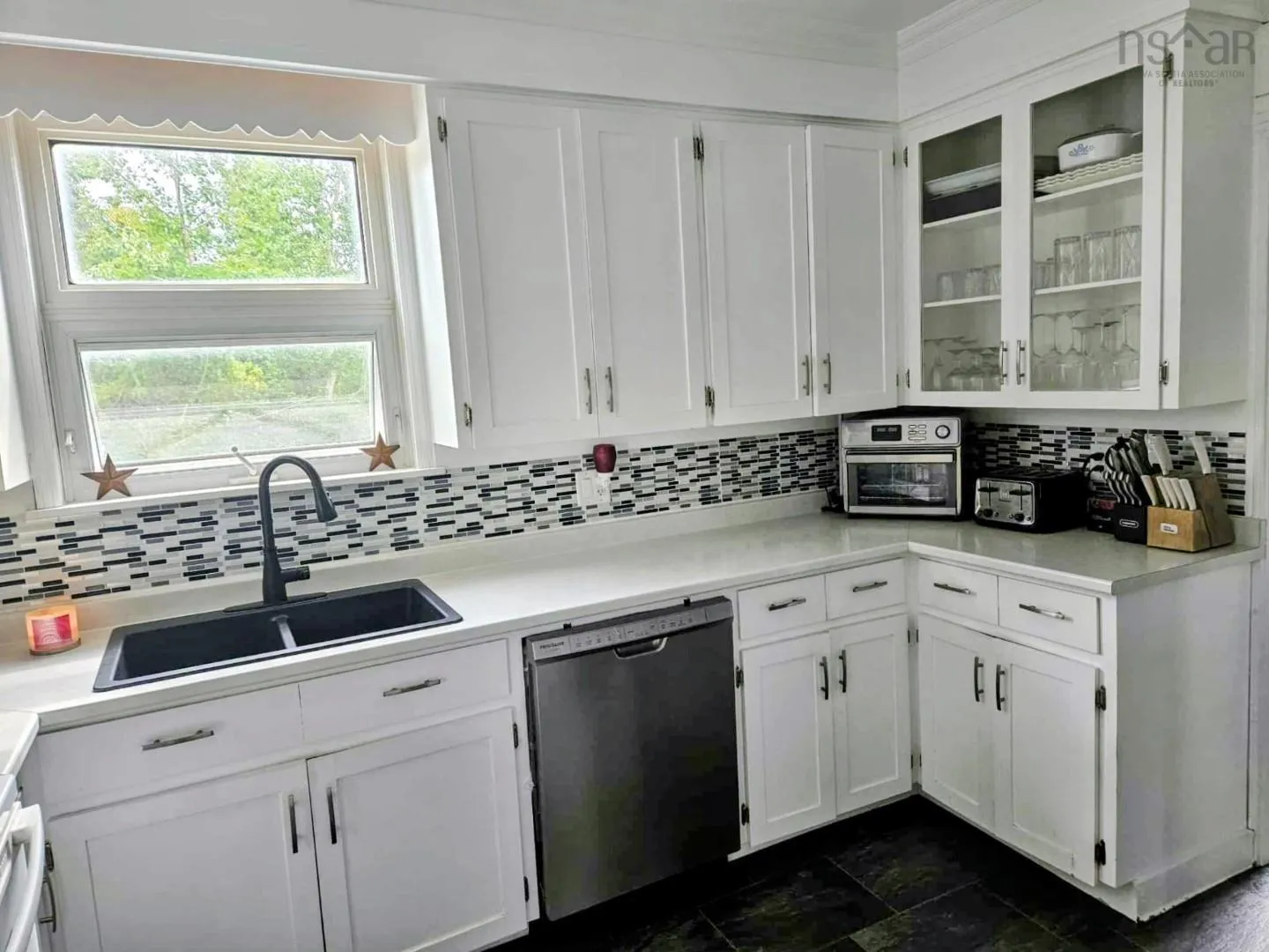 21244 Sydney Road, Reserve Mines, NS B1E 1K1, 2 Bedrooms Bedrooms, ,1 BathroomBathrooms,Residential,For Sale,Sydney,202522979