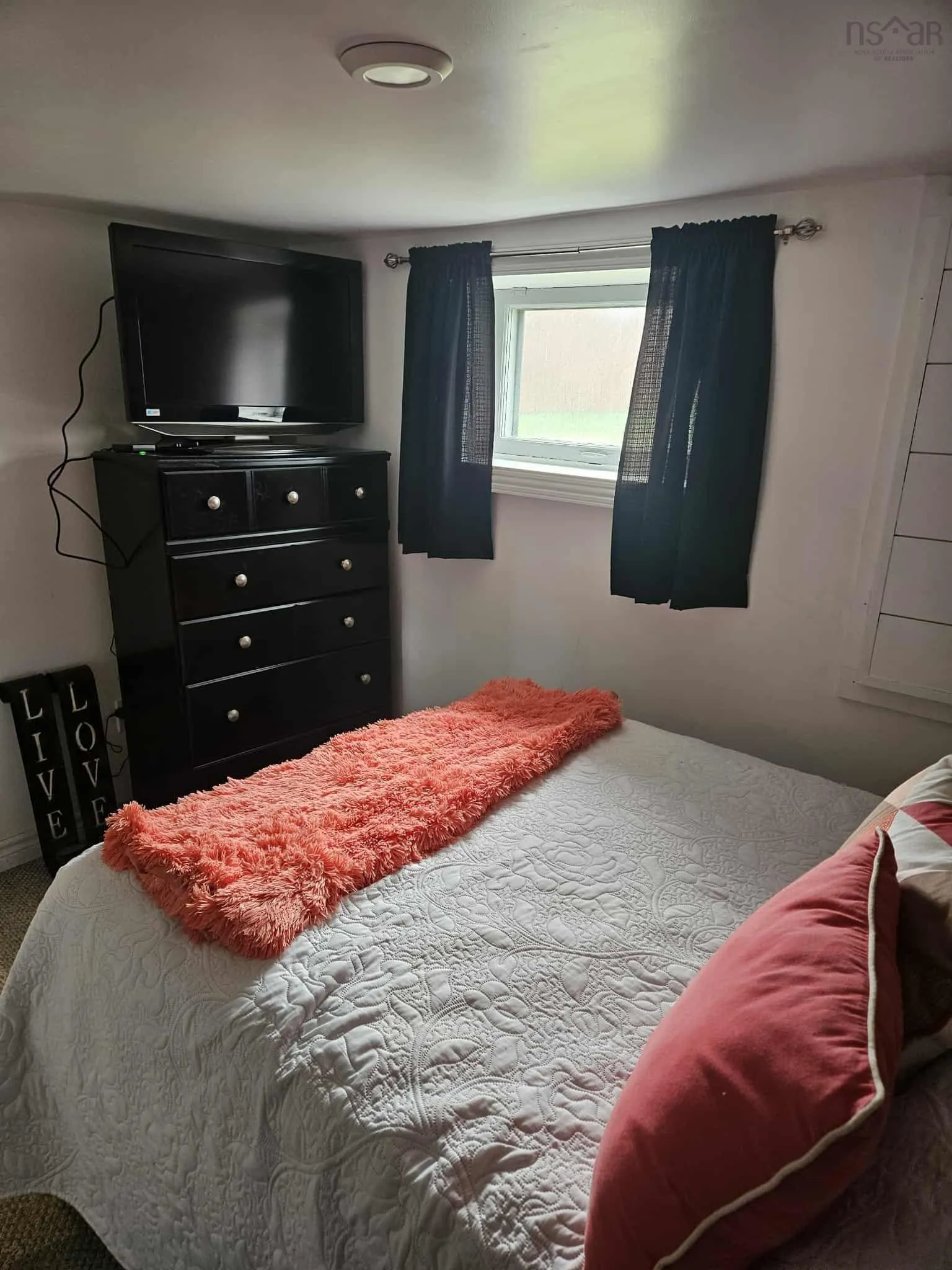 21244 Sydney Road, Reserve Mines, NS B1E 1K1, 2 Bedrooms Bedrooms, ,1 BathroomBathrooms,Residential,For Sale,Sydney,202522979
