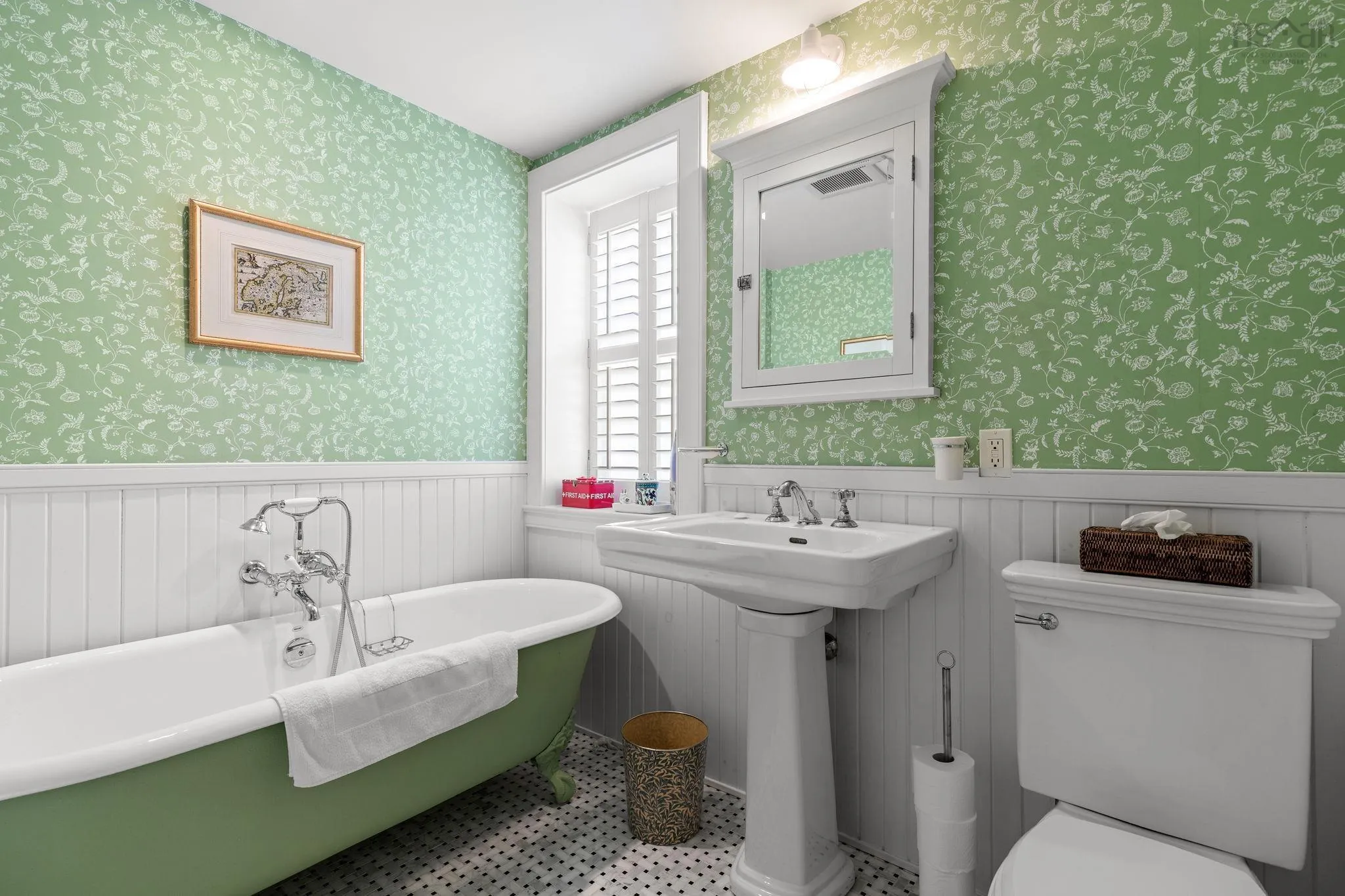 100 Walker Cut, Chester, NS B0J 1J0, 10 Bedrooms Bedrooms, ,9 BathroomsBathrooms,Residential,For Sale,Walker Cut,202521607