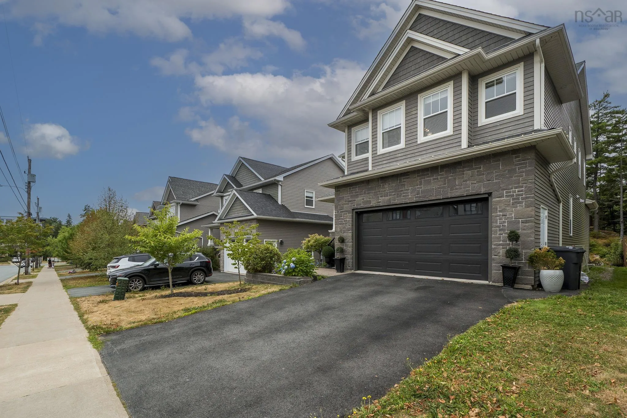 34 Evandale Lane, Bedford, NS B4B 0T2, 5 Bedrooms Bedrooms, ,4 BathroomsBathrooms,Residential,For Sale,Evandale,202521453