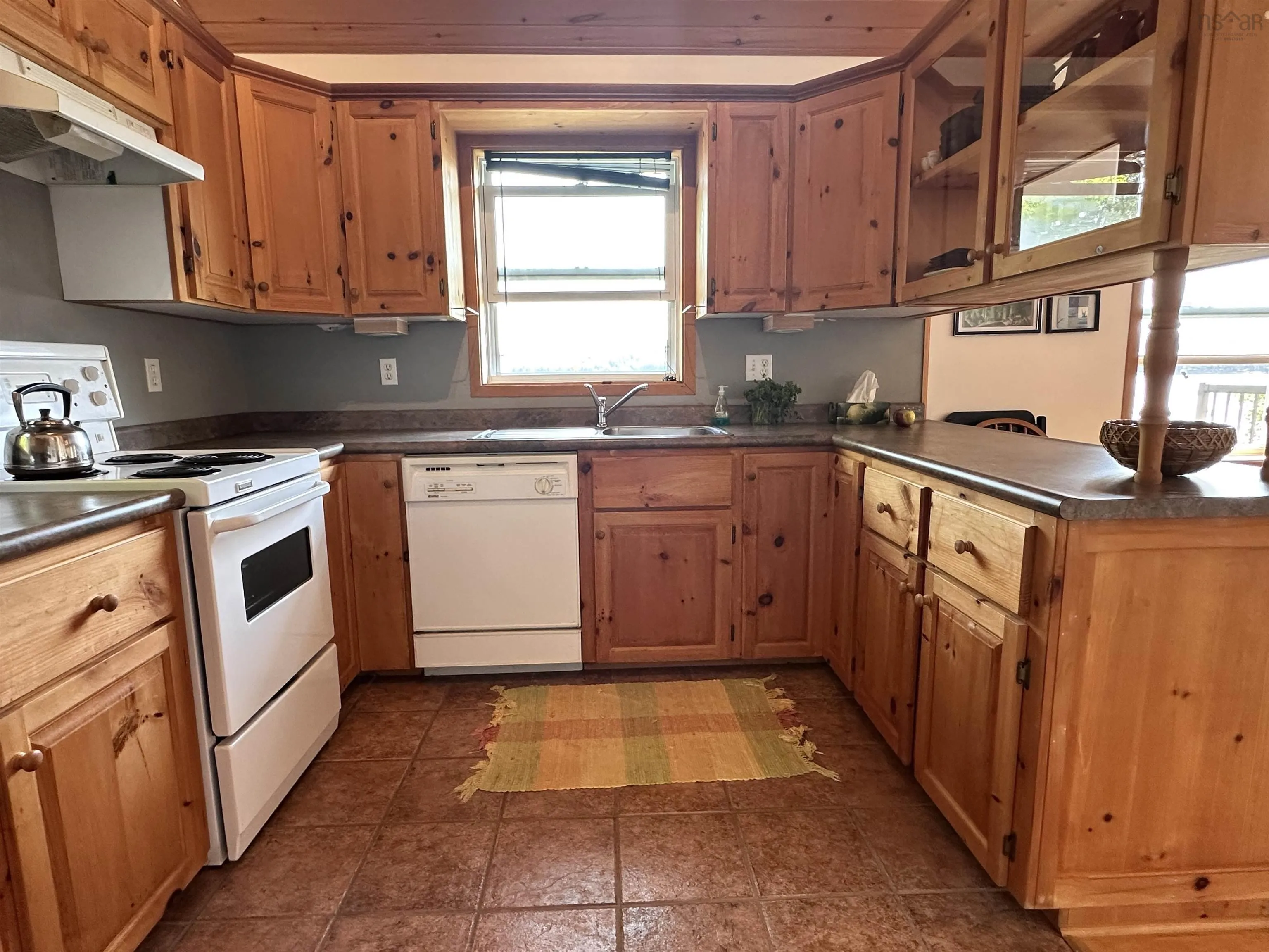 98 Lakeview Drive, Westfield, NS B0T 1B0, 2 Bedrooms Bedrooms, ,1 BathroomBathrooms,Residential,For Sale,Lake View,202519087