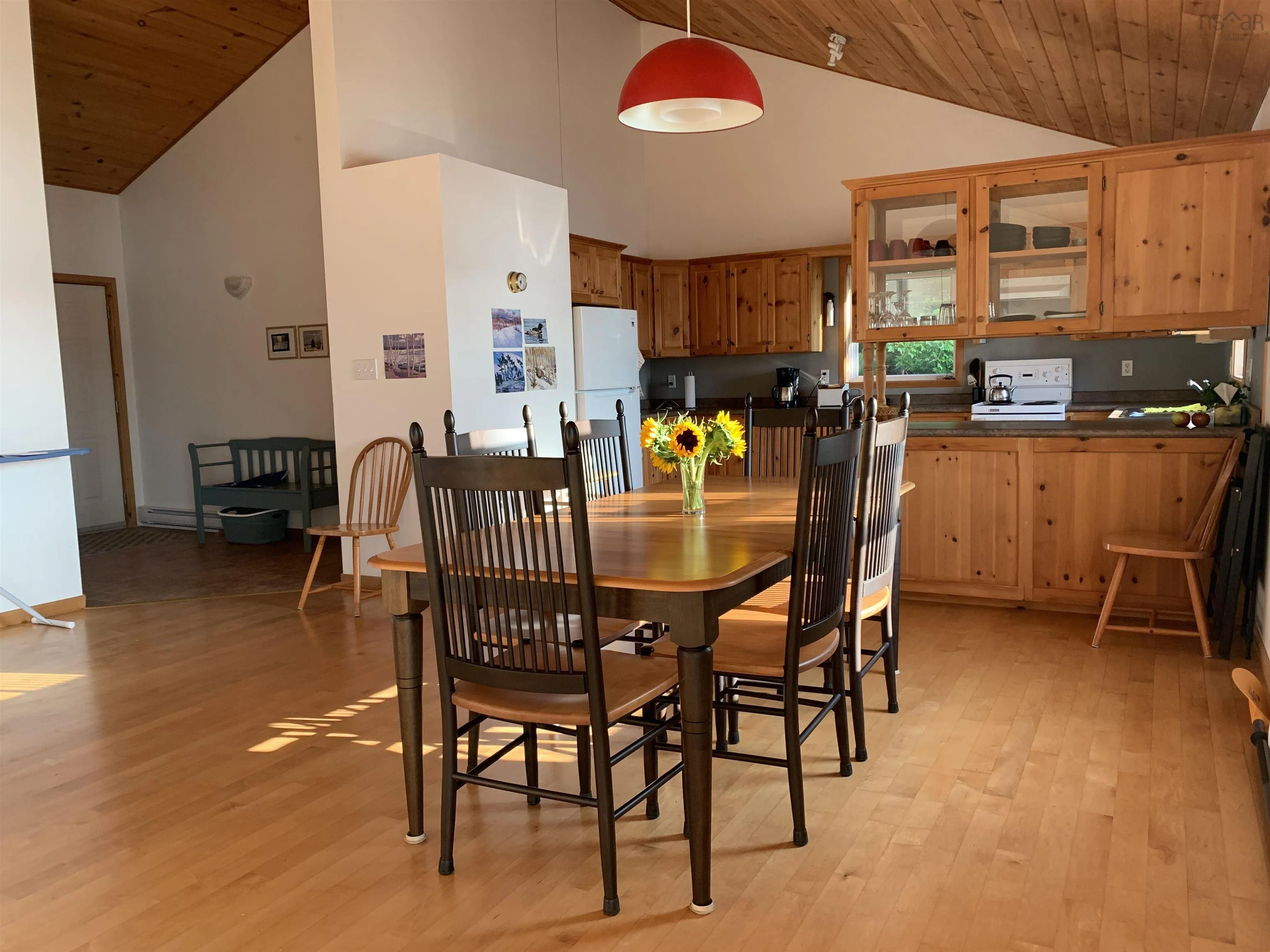 98 Lakeview Drive, Westfield, NS B0T 1B0, 2 Bedrooms Bedrooms, ,1 BathroomBathrooms,Residential,For Sale,Lake View,202519087