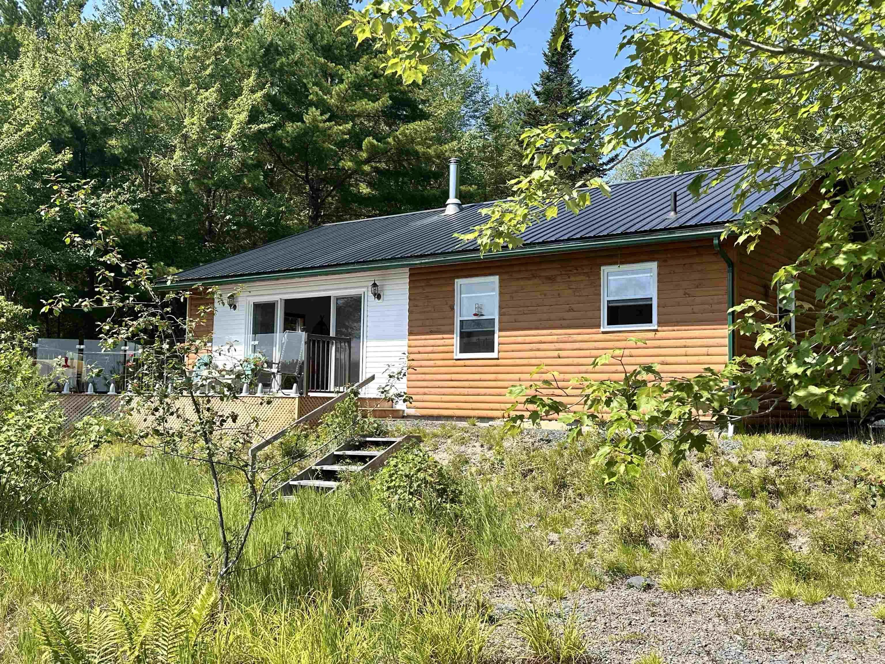 98 Lakeview Drive, Westfield, NS B0T 1B0, 2 Bedrooms Bedrooms, ,1 BathroomBathrooms,Residential,For Sale,Lake View,202519087