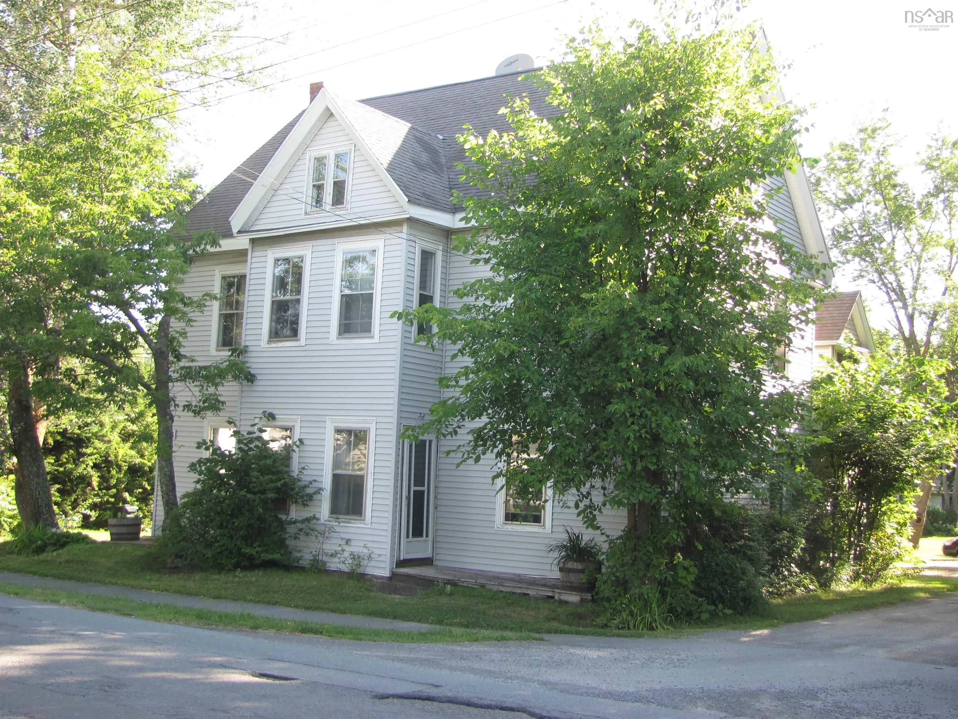 993 King Street, Windsor Ns B0n 2t0, 24 Bedrooms Bedrooms, ,Residential Income,For Sale,King,202509769