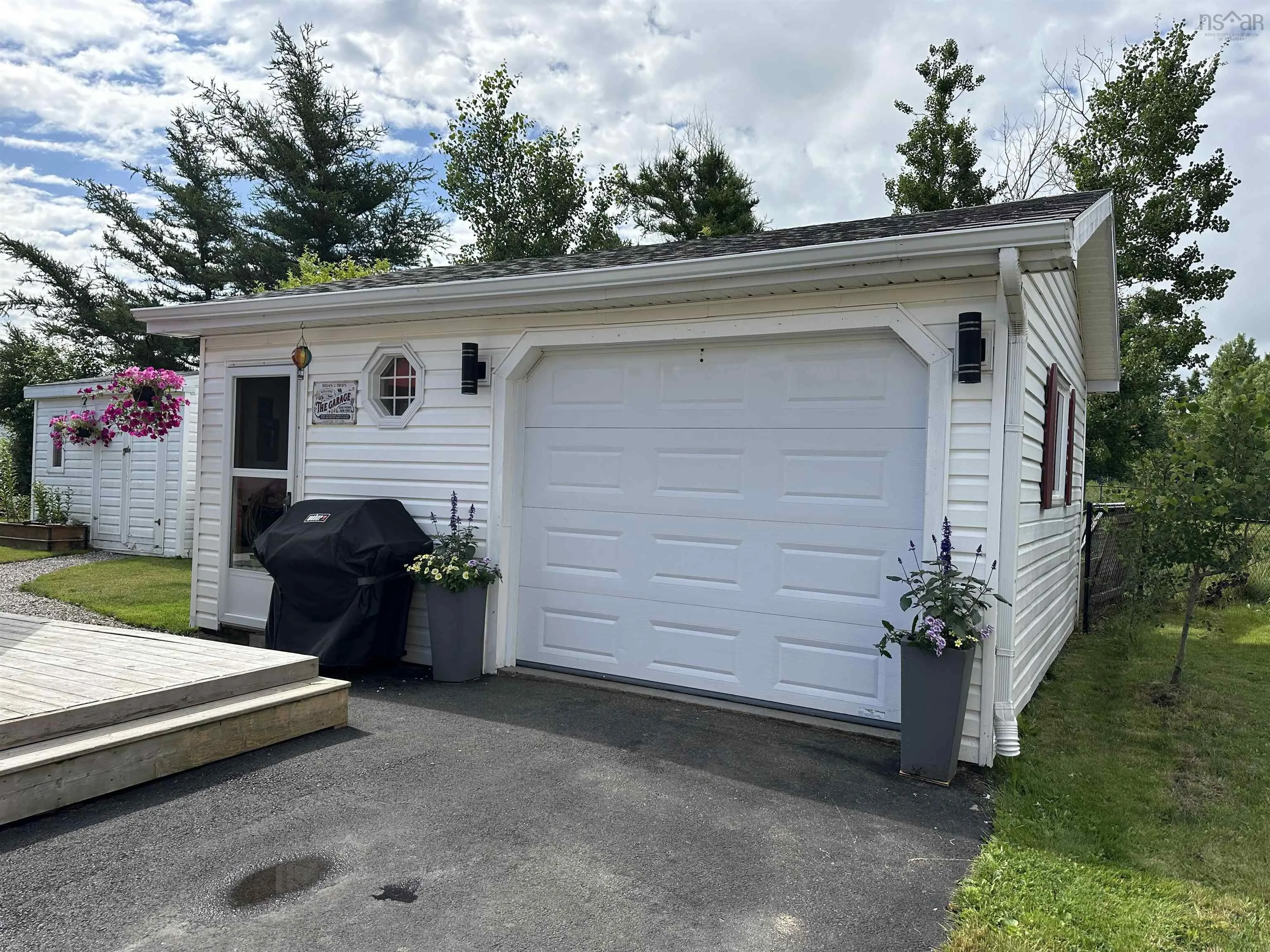 17 Willowdale Drive, Glace Bay, NS B1A 4B3, 3 Bedrooms Bedrooms, ,2 BathroomsBathrooms,Residential,For Sale,Willowdale,202517464