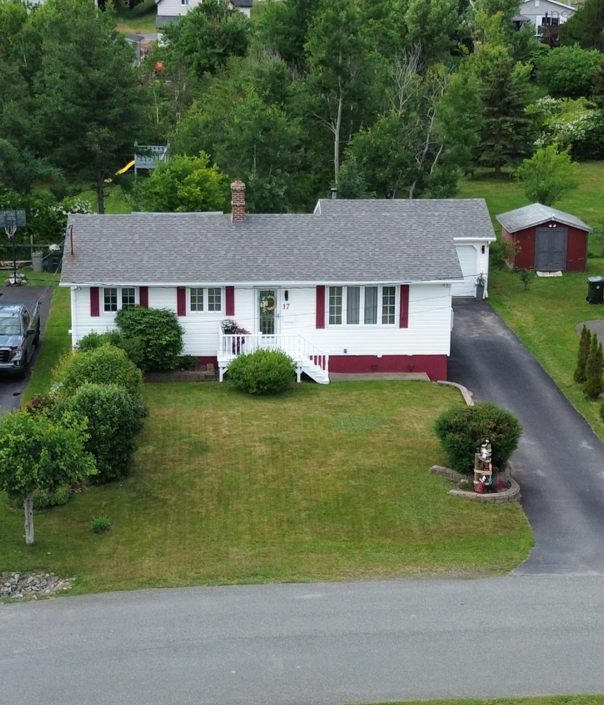 17 Willowdale Drive, Glace Bay, NS B1A 4B3, 3 Bedrooms Bedrooms, ,2 BathroomsBathrooms,Residential,For Sale,Willowdale,202517464