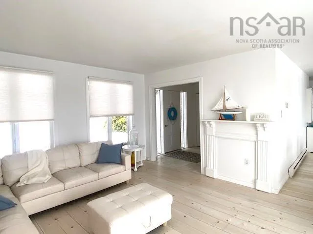 264 Brighton Road, Lockeport Ns B0t 1l0, 4 Bedrooms Bedrooms, ,2 BathroomsBathrooms,Residential,For Sale,Brighton,202502310