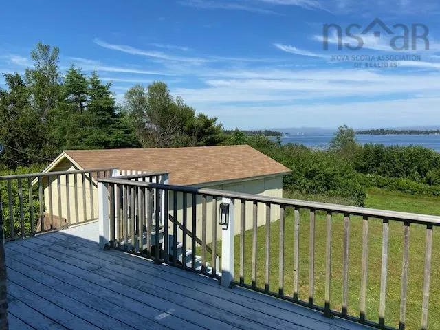 264 Brighton Road, Lockeport Ns B0t 1l0, 4 Bedrooms Bedrooms, ,2 BathroomsBathrooms,Residential,For Sale,Brighton,202502310