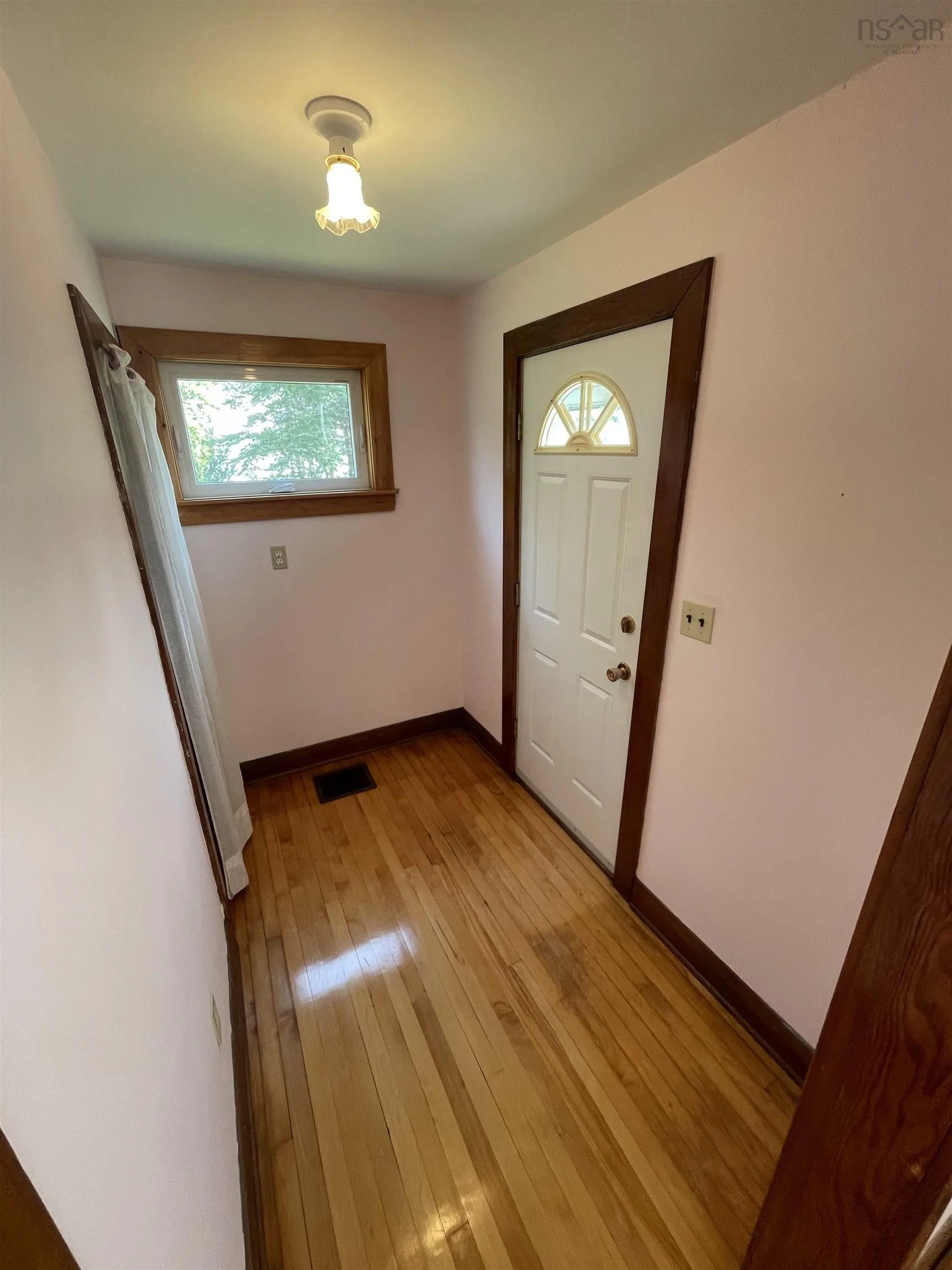 12 Wendy Street, Westmount, NS B1R 1Y2, 2 Bedrooms Bedrooms, ,1 BathroomBathrooms,Residential,For Sale,Wendy,202520036