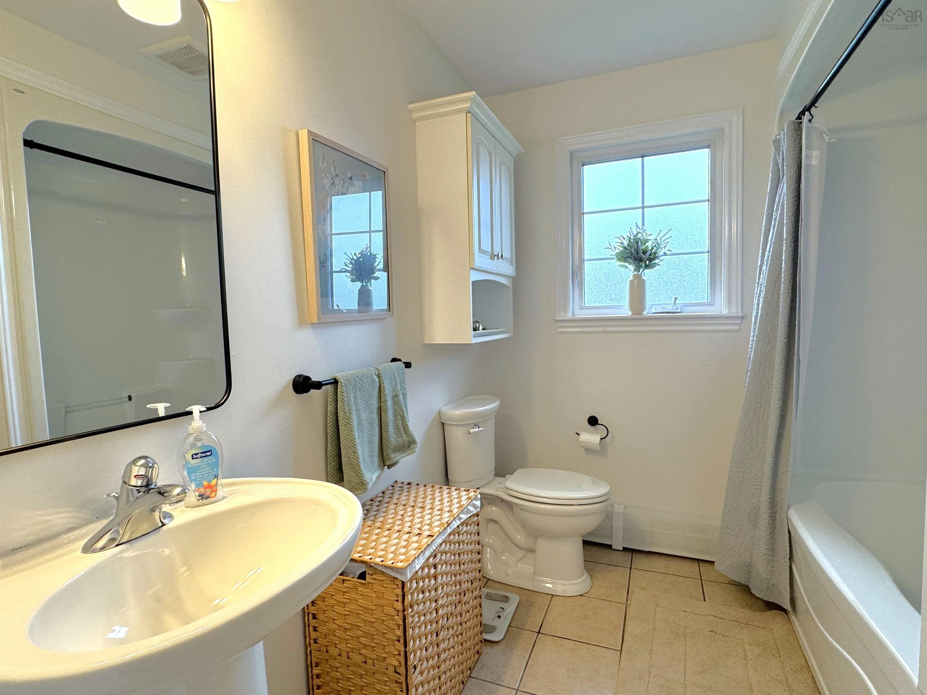 9 Rowan Avenue, New Glasgow, NS B2H 0A3, 5 Bedrooms Bedrooms, ,3 BathroomsBathrooms,Residential,For Sale,Rowan,202517887