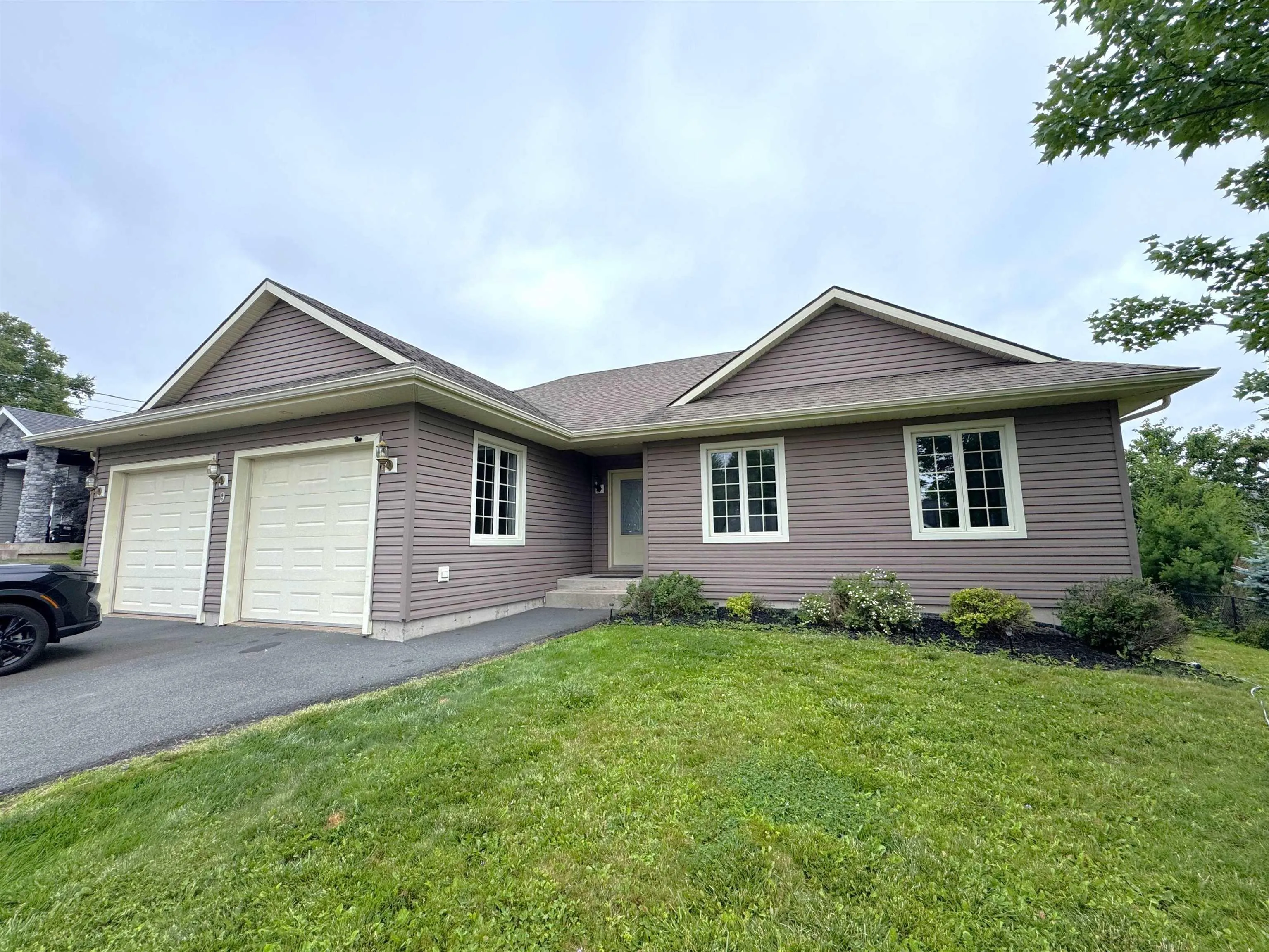 9 Rowan Avenue, New Glasgow, NS B2H 0A3, 5 Bedrooms Bedrooms, ,3 BathroomsBathrooms,Residential,For Sale,Rowan,202517887