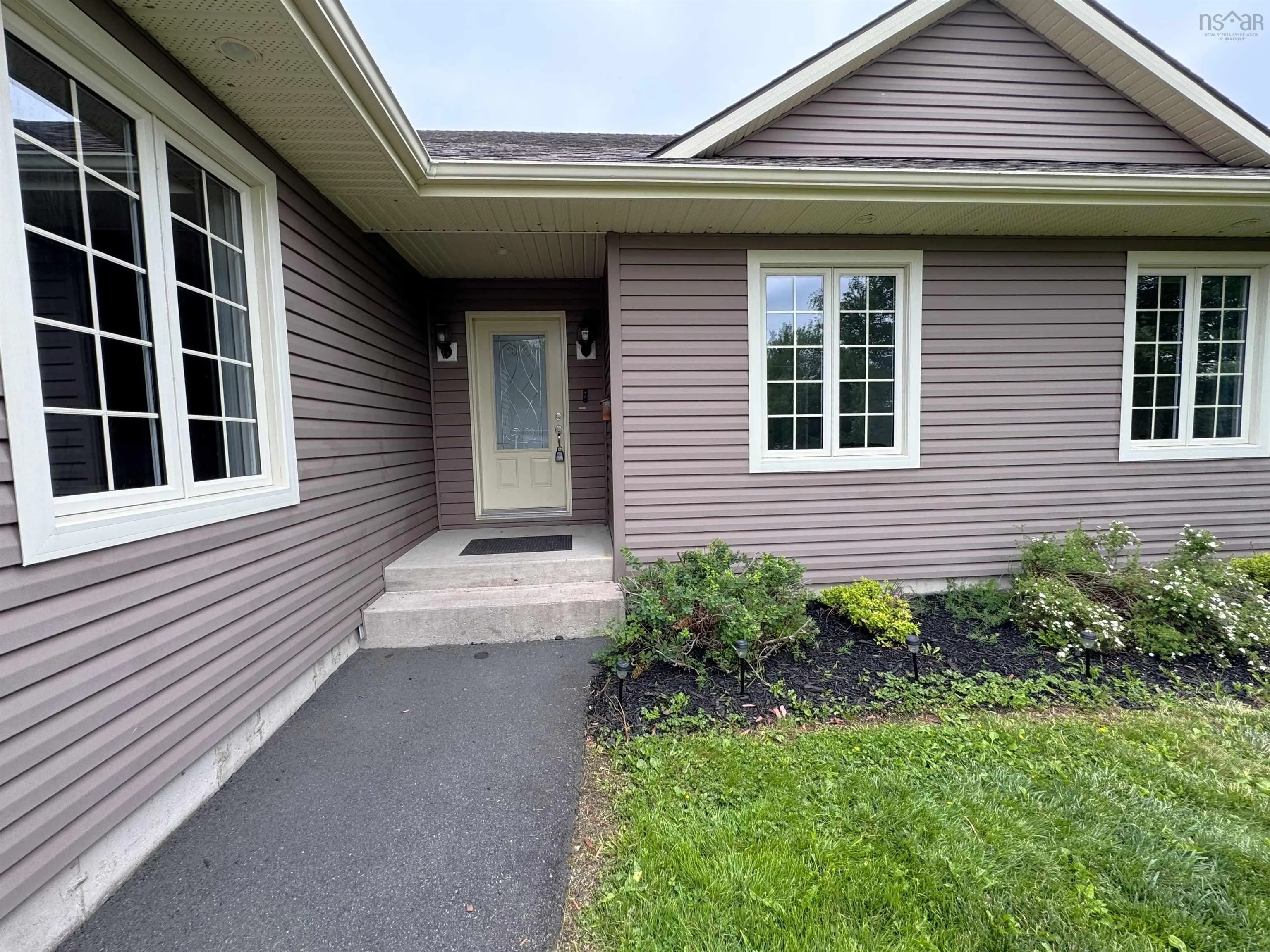9 Rowan Avenue, New Glasgow, NS B2H 0A3, 5 Bedrooms Bedrooms, ,3 BathroomsBathrooms,Residential,For Sale,Rowan,202517887