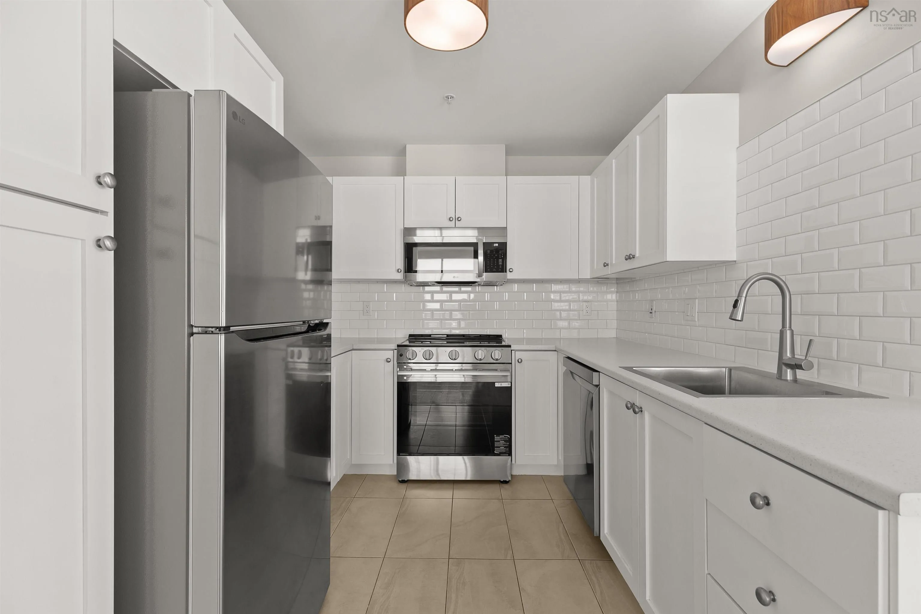401-2677 Gladstone Street, Halifax, NS B3K 0A3, 3 Bedrooms Bedrooms, ,2 BathroomsBathrooms,Residential,For Sale,Gladstone,202524724