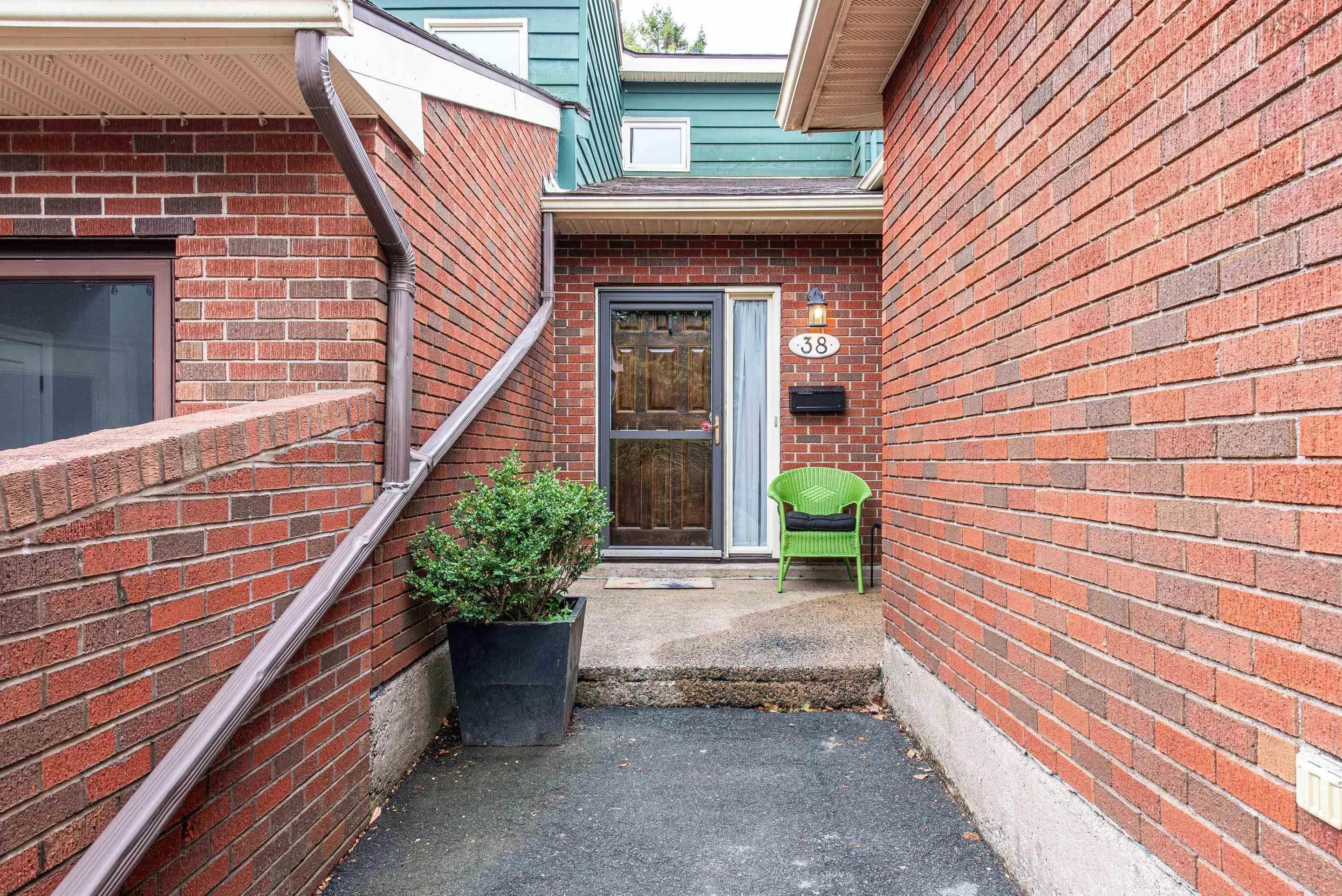 38 Braemount Drive, Clayton Park, NS B3M 3P3, 2 Bedrooms Bedrooms, ,3 BathroomsBathrooms,Residential,For Sale,Braemount,202521797