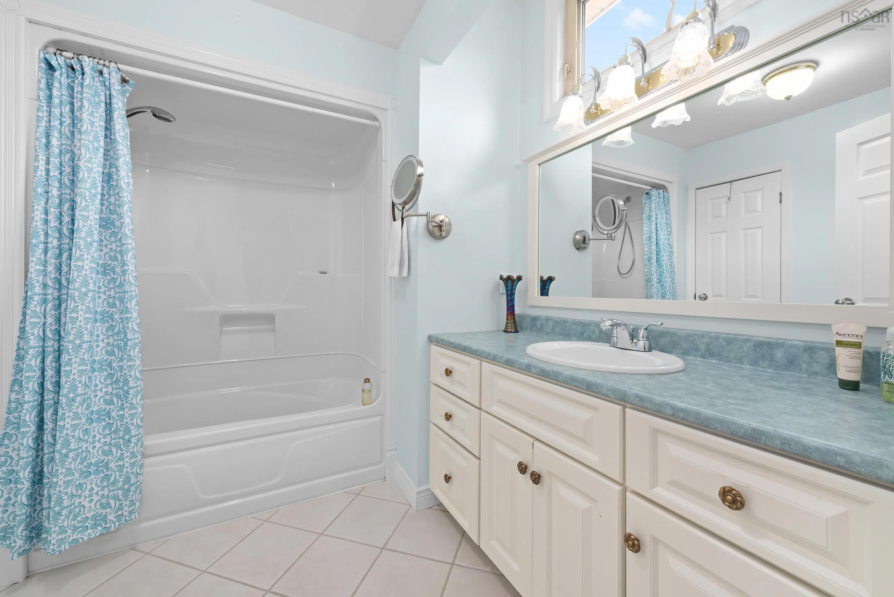 38 Braemount Drive, Clayton Park, NS B3M 3P3, 2 Bedrooms Bedrooms, ,3 BathroomsBathrooms,Residential,For Sale,Braemount,202521797