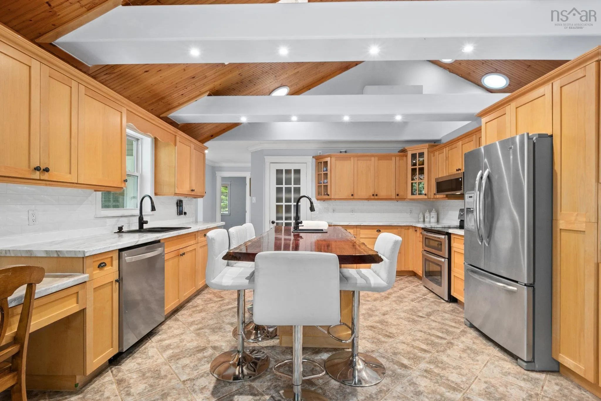 6 Spruce Lane, Boutiliers Point, NS B3Z 4G8, 3 Bedrooms Bedrooms, ,2 BathroomsBathrooms,Residential,For Sale,Spruce,202518709