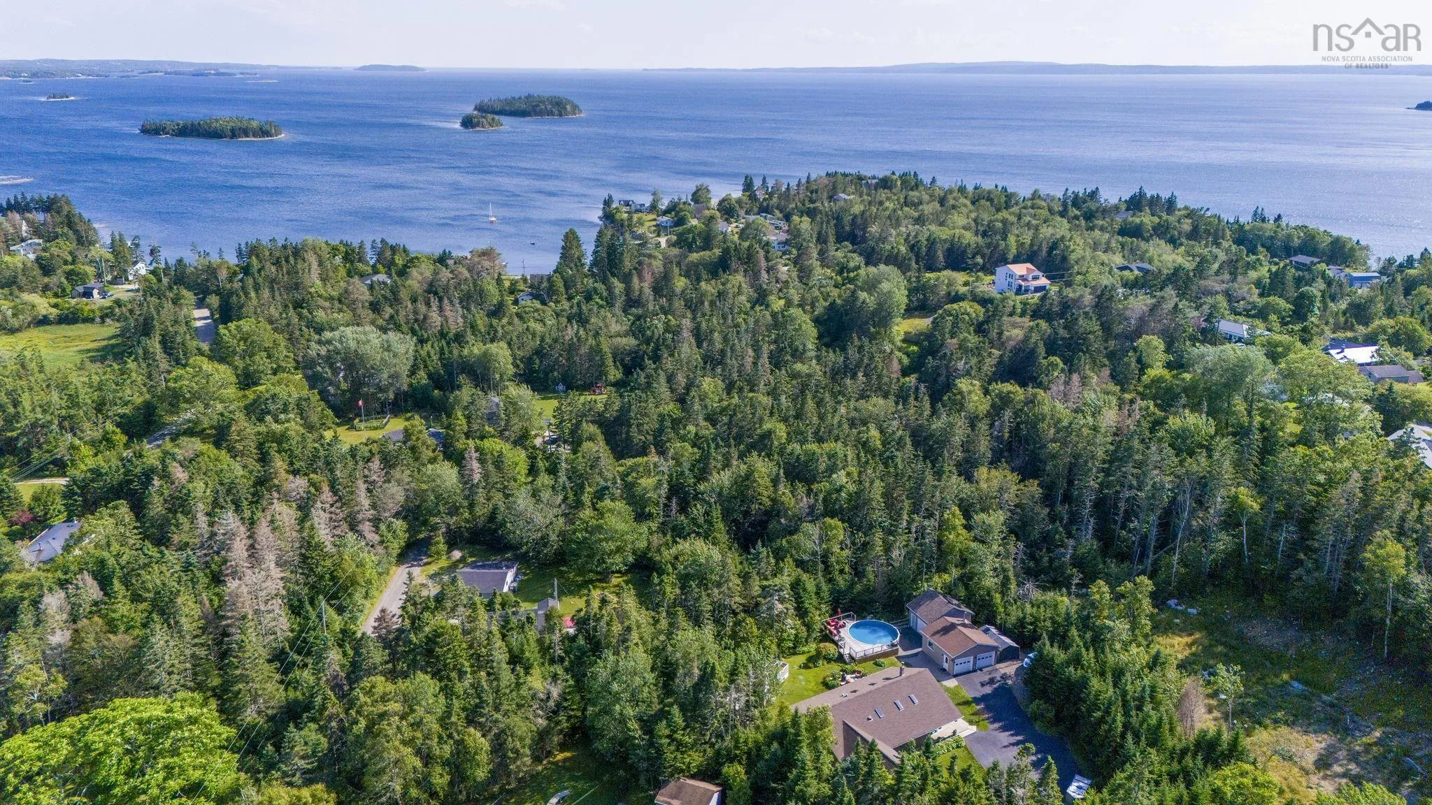 6 Spruce Lane, Boutiliers Point, NS B3Z 4G8, 3 Bedrooms Bedrooms, ,2 BathroomsBathrooms,Residential,For Sale,Spruce,202518709