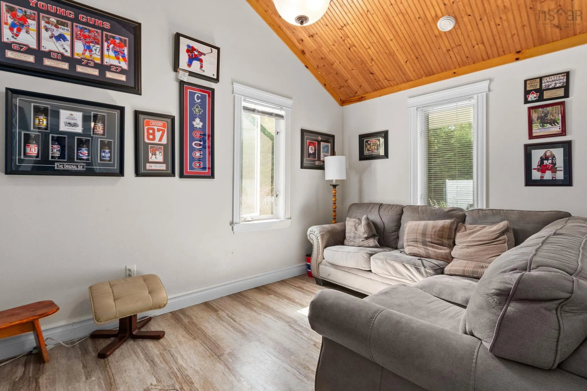 6 Spruce Lane, Boutiliers Point, NS B3Z 4G8, 3 Bedrooms Bedrooms, ,2 BathroomsBathrooms,Residential,For Sale,Spruce,202518709