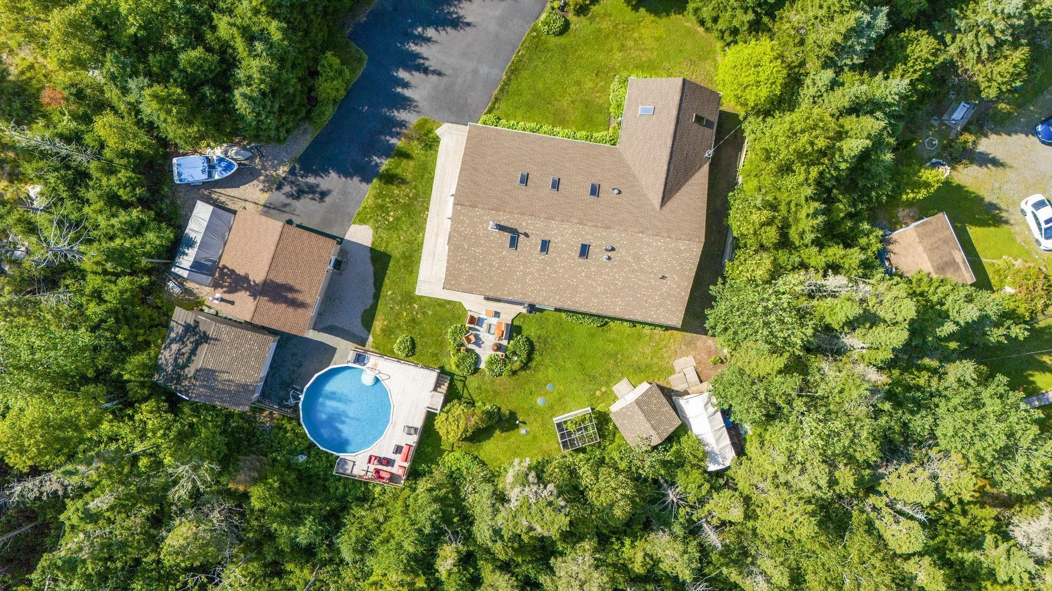 6 Spruce Lane, Boutiliers Point, NS B3Z 4G8, 3 Bedrooms Bedrooms, ,2 BathroomsBathrooms,Residential,For Sale,Spruce,202518709